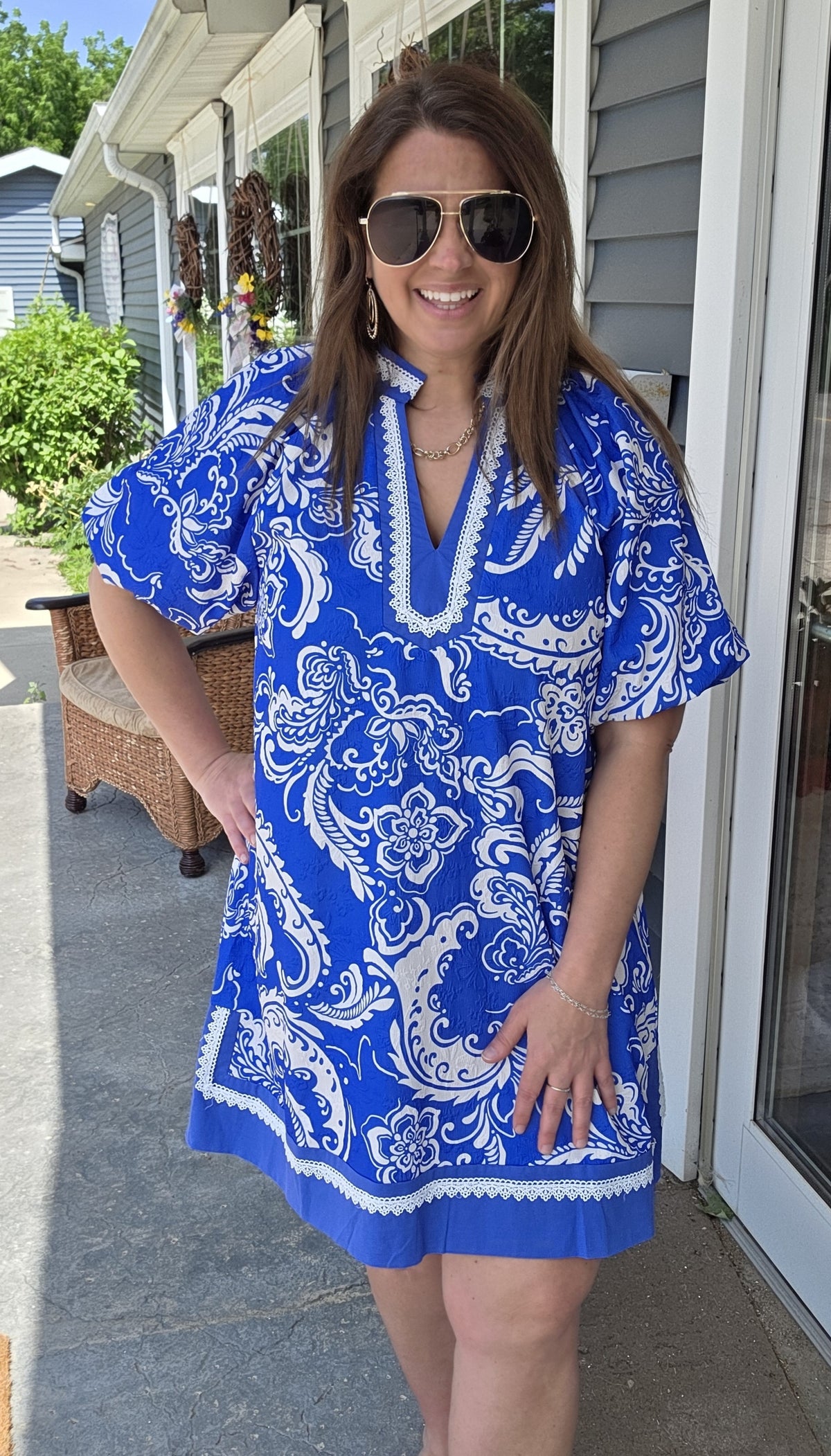 BLUE/WHITE PRINTED TEXTURED DRESS W/ LACE TRIM