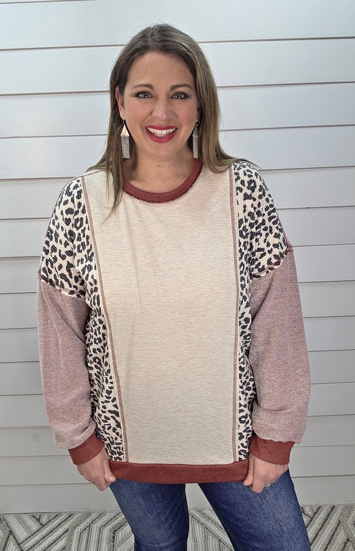 BURGUNDY LEOPARD CONTRAST KNIT TOP W SIDE POCKETS