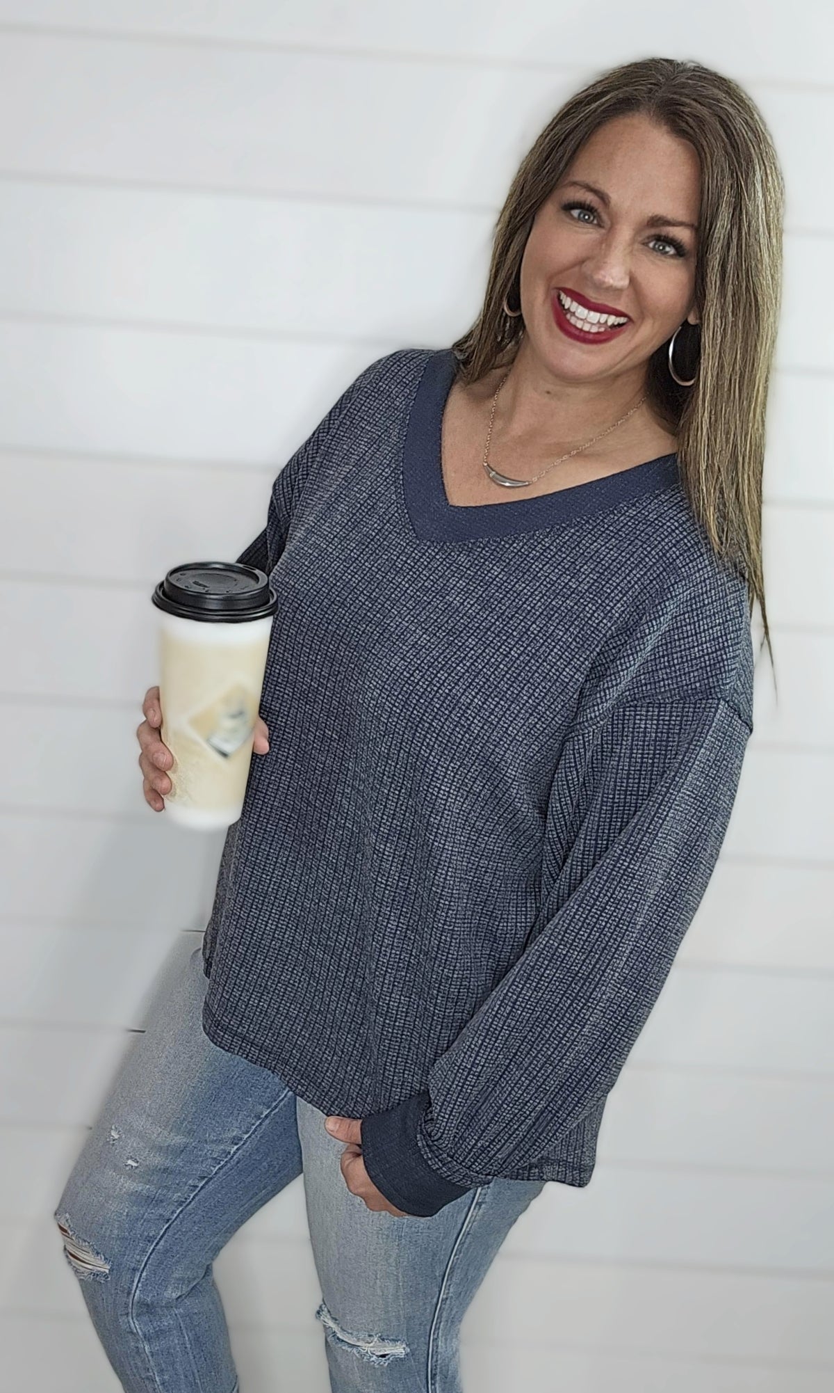 NAVY WAFFLE TEXTURED V NECK KNIT TOP