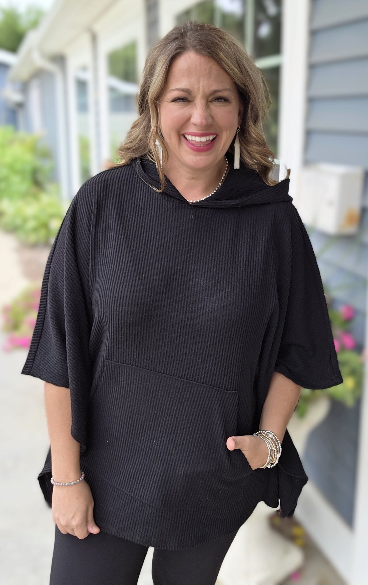 DEAR SCARLETT HORIZON PONCHO HOODIE - BLACK