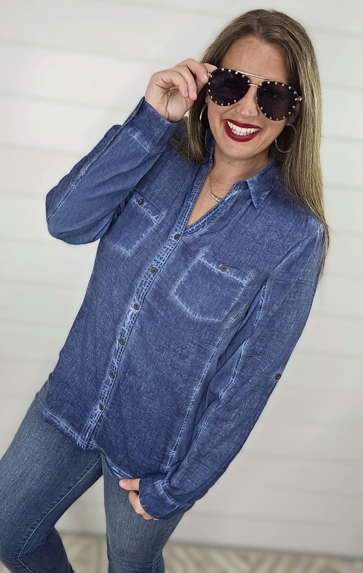 KAREN HART MINERAL WASH INDIGO CONTRAST BUTTON DOWN TOP