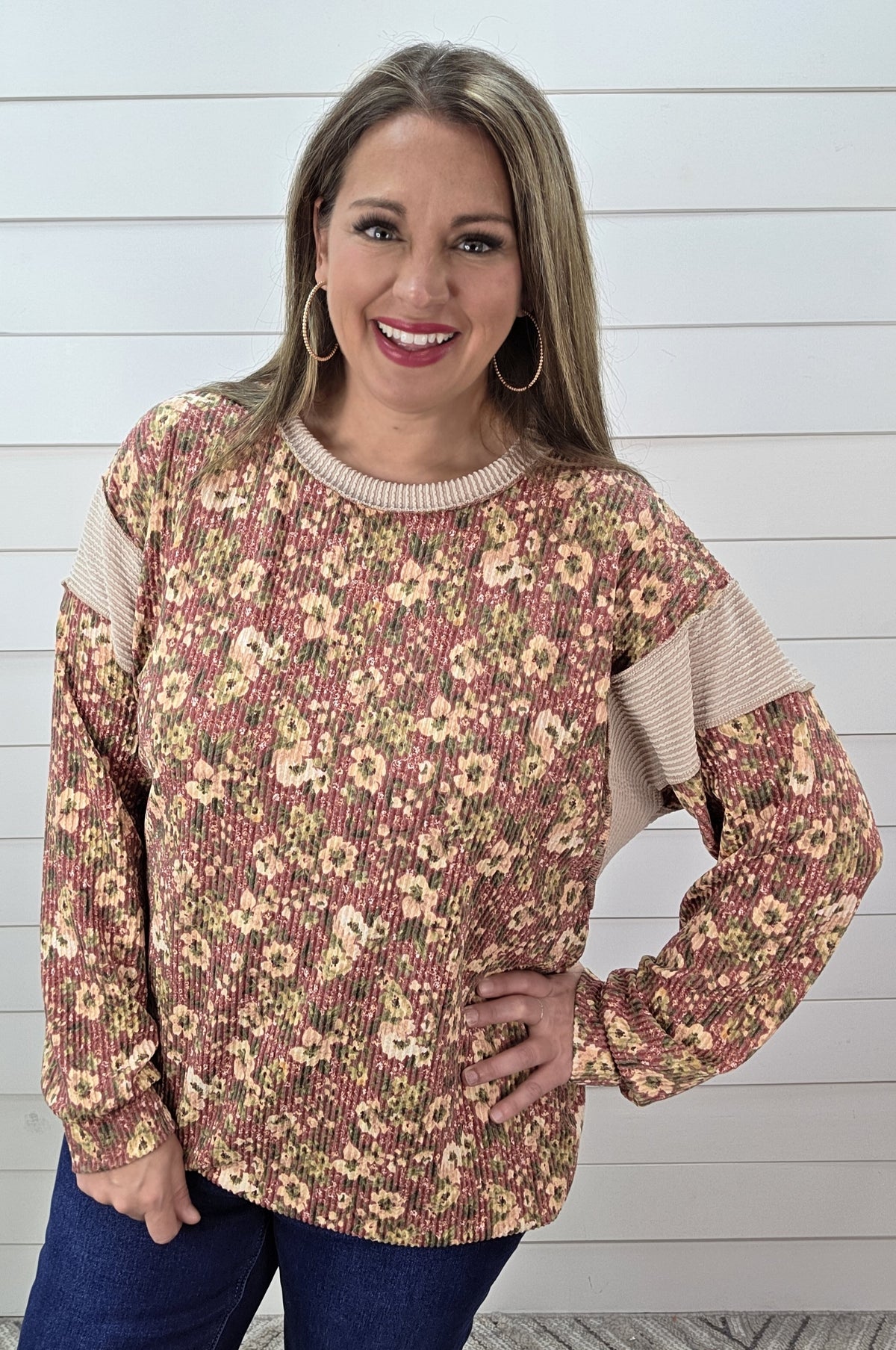 BERRY/MOCHA FLORAL RAISED RIBBED KNIT TOP