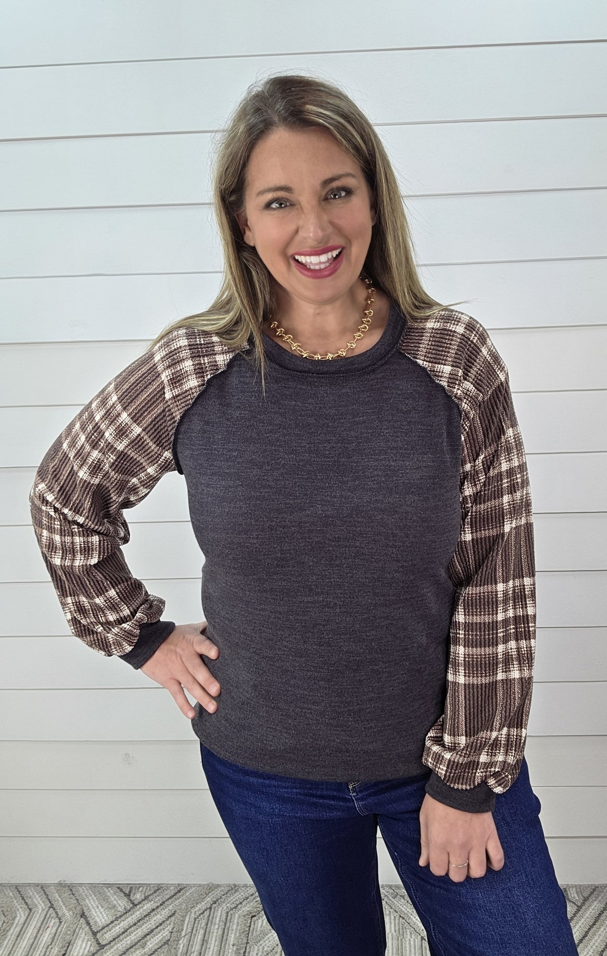 CHARCOAL KNIT TOP W/ PLAID CONTRAST SLEEVES