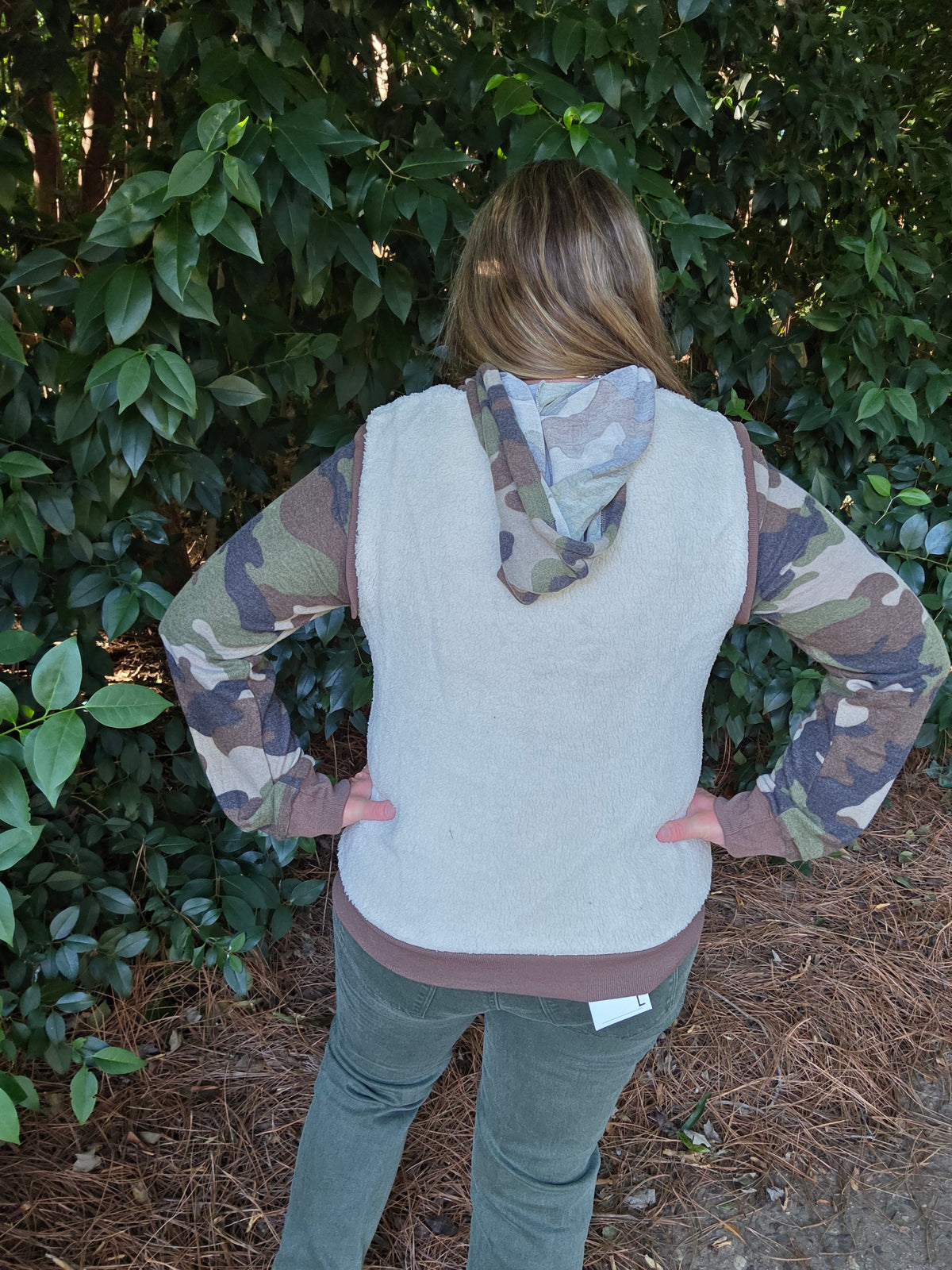 SHERPA/BRUSHED CAMO ZIP UP HOODED TOP