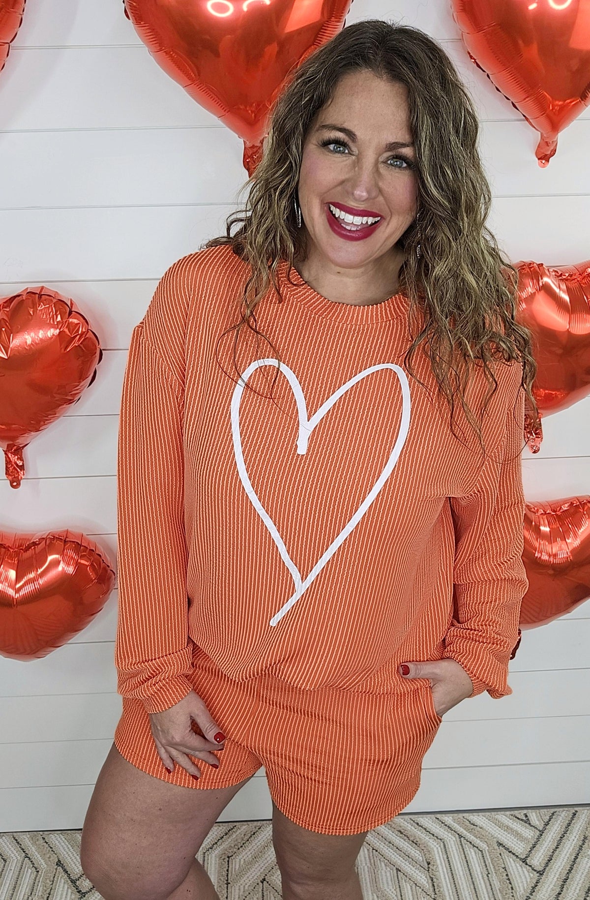 REDISH ORANGE RAISED RIBBED HEART SHORT SET