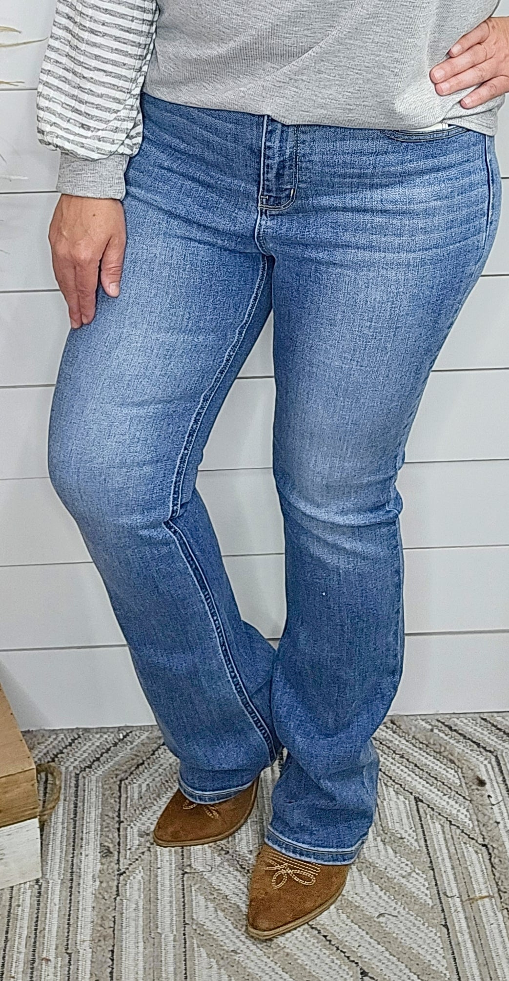 JUDY BLUE HW CLASSIC CONTRAST WASH BOOTCUT JEAN