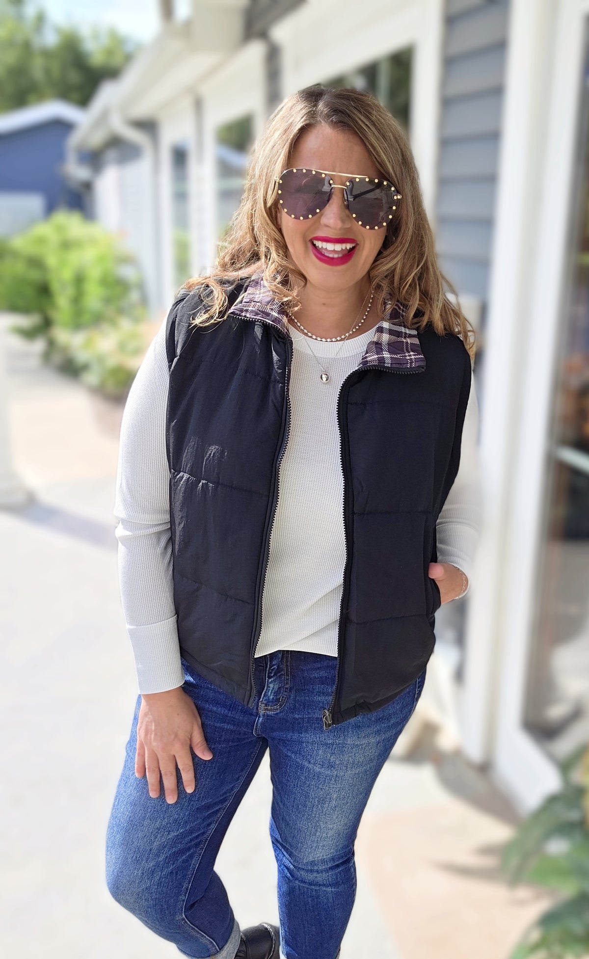 BLACK/PLAID REVERSIBLE VEST