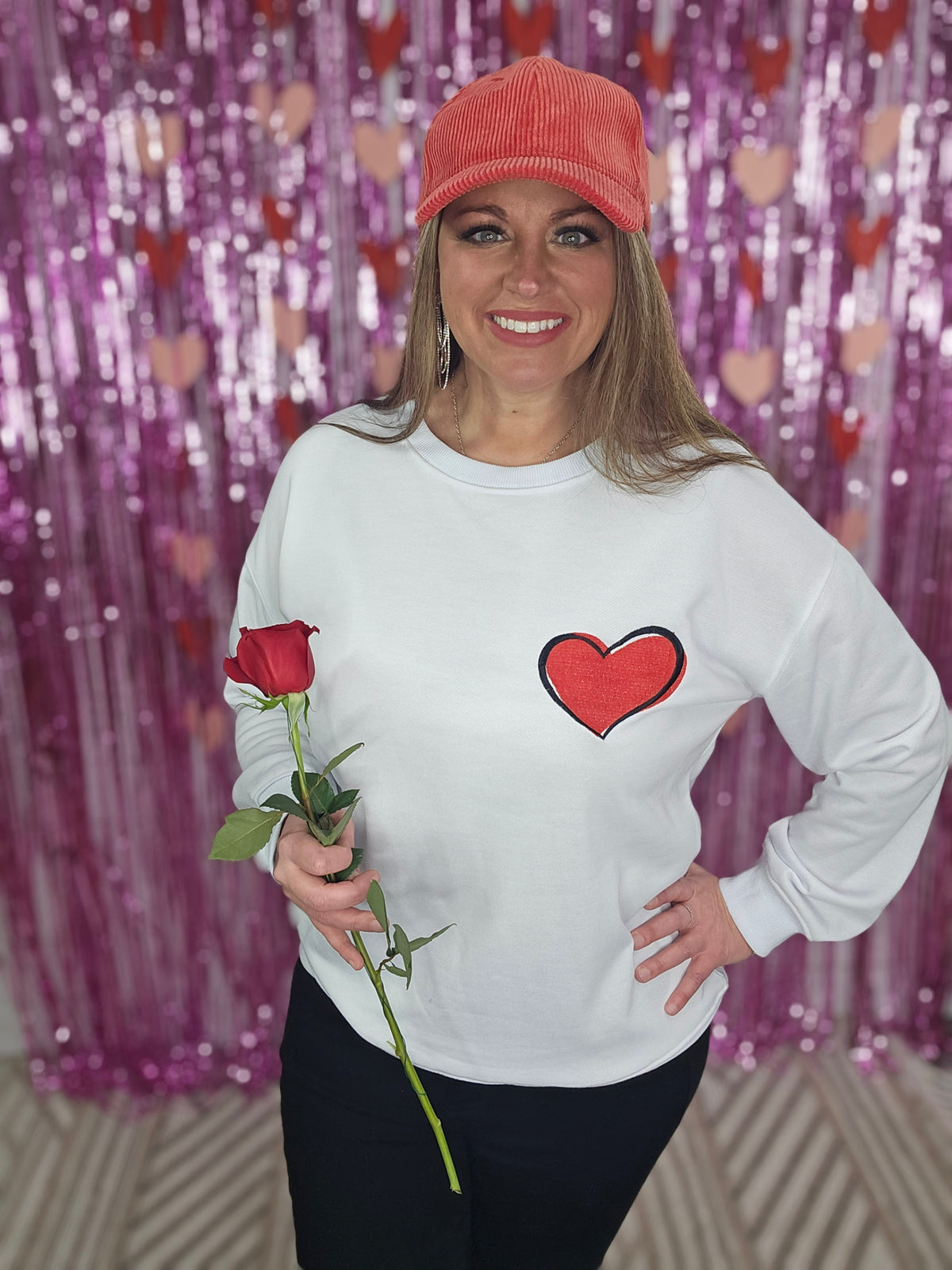 WHITE HEART SHAPED EMBROIDERED PULLOVER