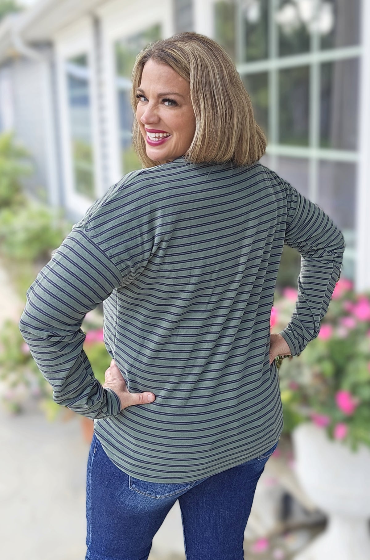 OLIVE V NECK MICRO BRUSHED LONG SLEEVE KNIT TOP