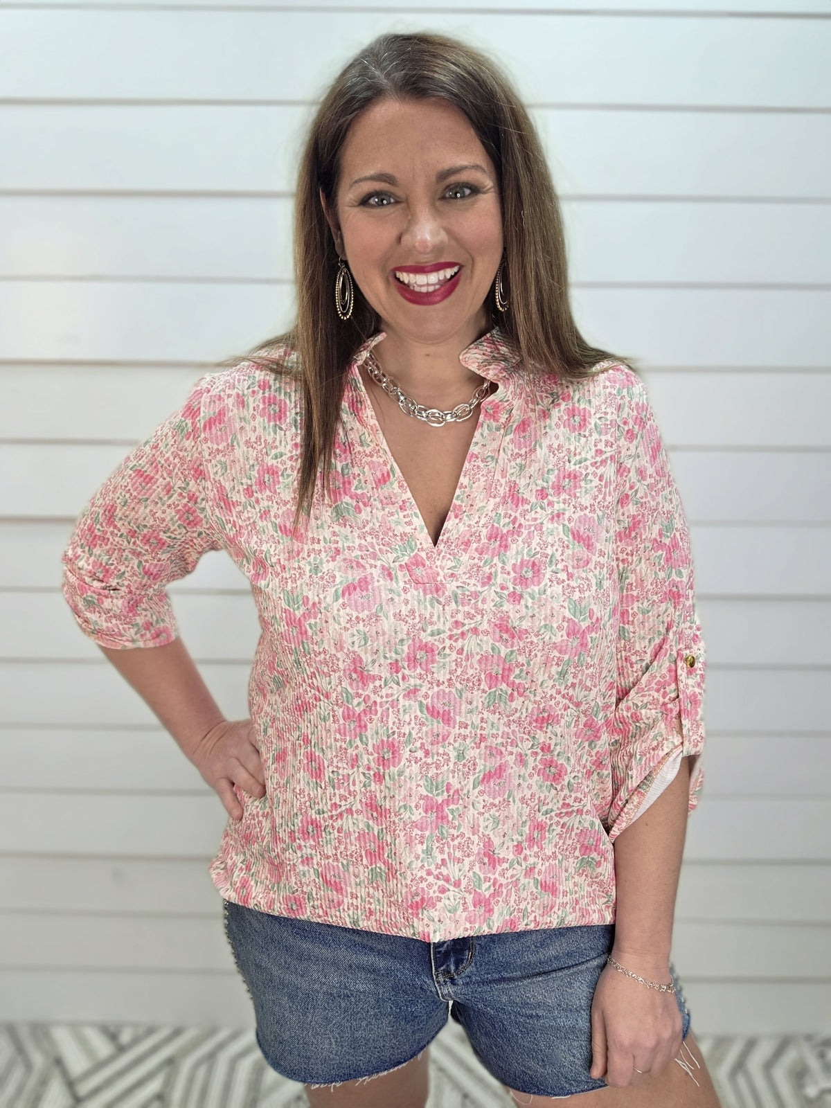 CREAM/PINK FLORAL RAISED RIBBED V NECK 3/4 SLEEVE KNIT TOP