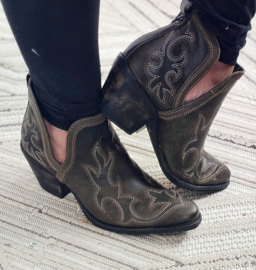 MYRA EMMIE FAYE STITCHED LEATHER BOOTS