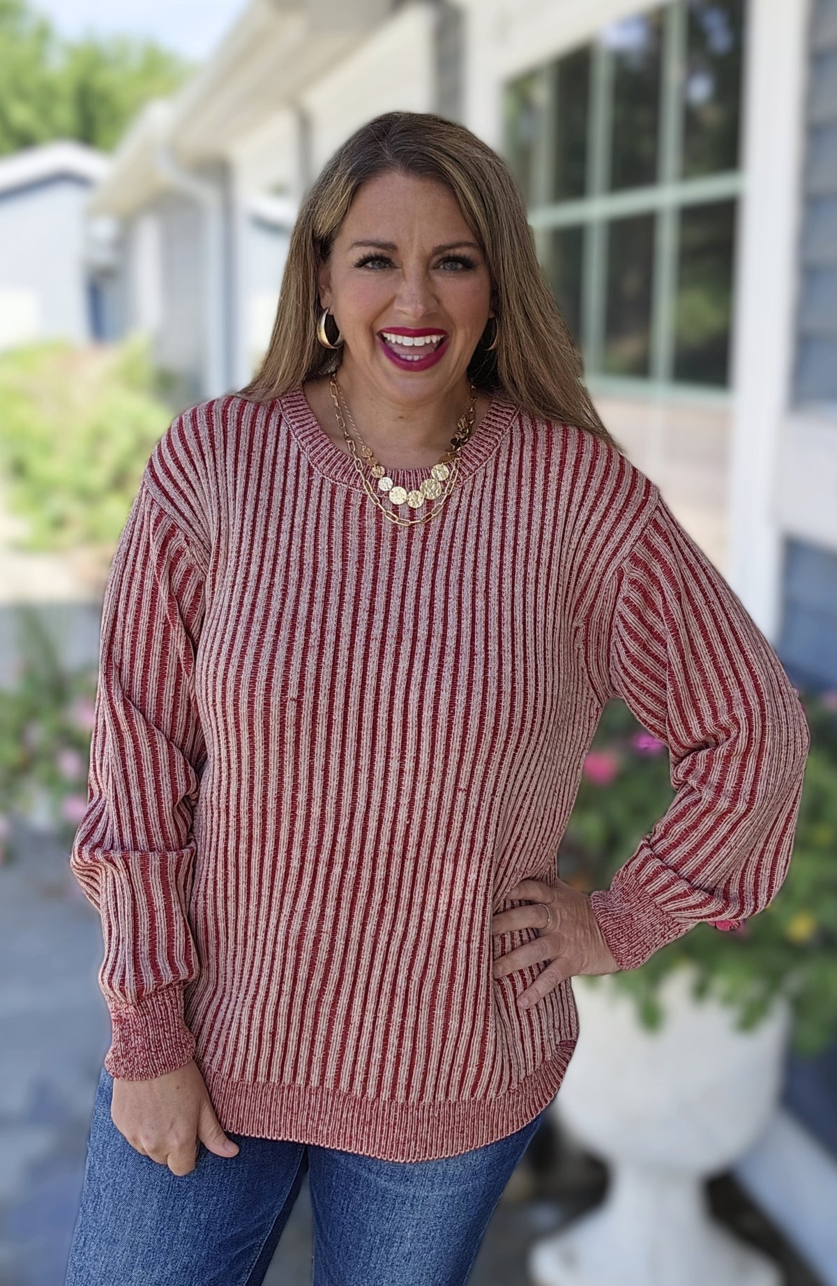 RED TWO TONE CURVED HEM SWEATER