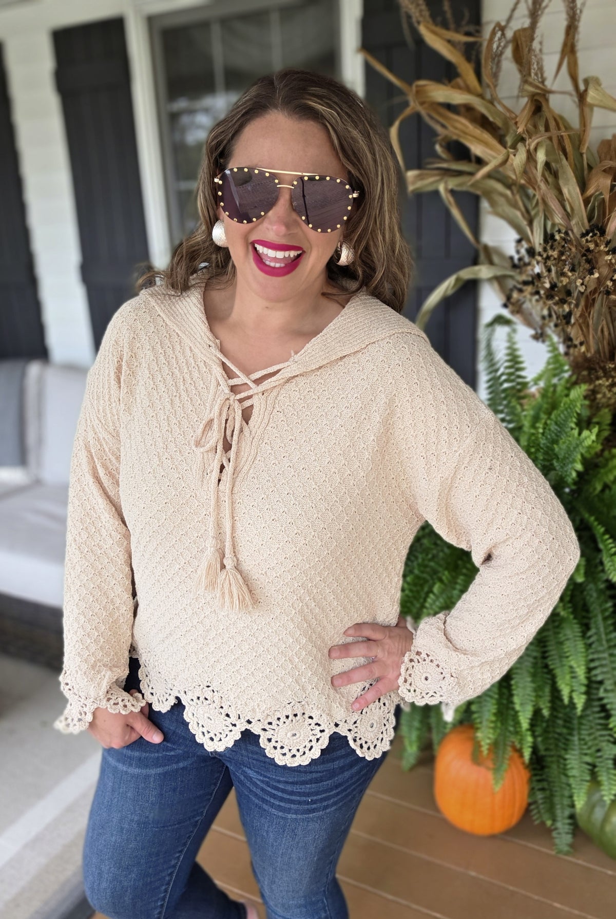 KHAKI TEXTURED SCALLOPED TRIM PULLOVER SWEATER
