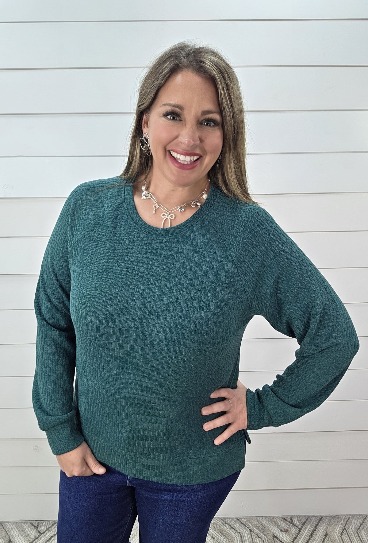 HUNTER GREEN TEXTURED LONG SLEEVE PULLOVER