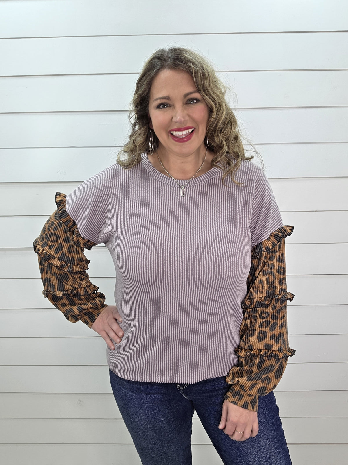 DUSTY LAVENDER RASIED RIBBED KNIT TOP W/ ANIMAL RUFFLE CONTRAST SLEEVES