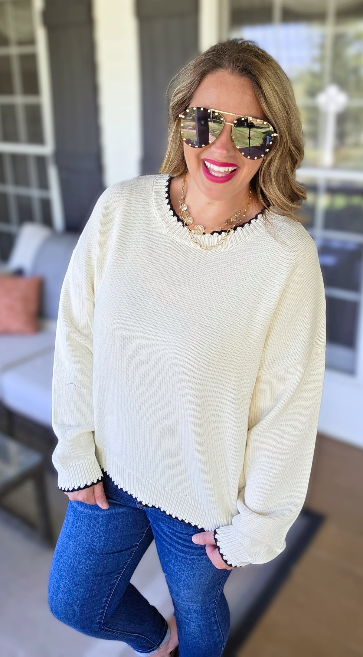 CREAM/BLACK STITCH PULLOVER SWEATER