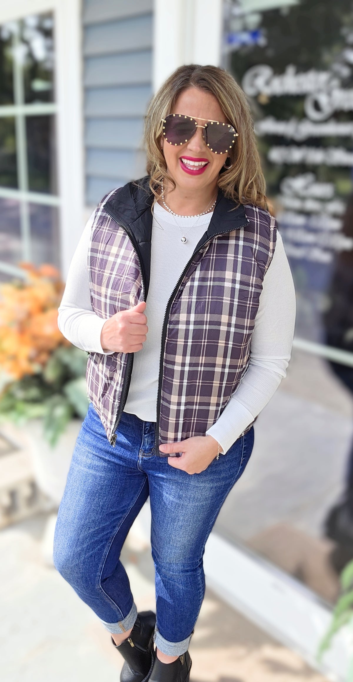 BLACK/PLAID REVERSIBLE VEST