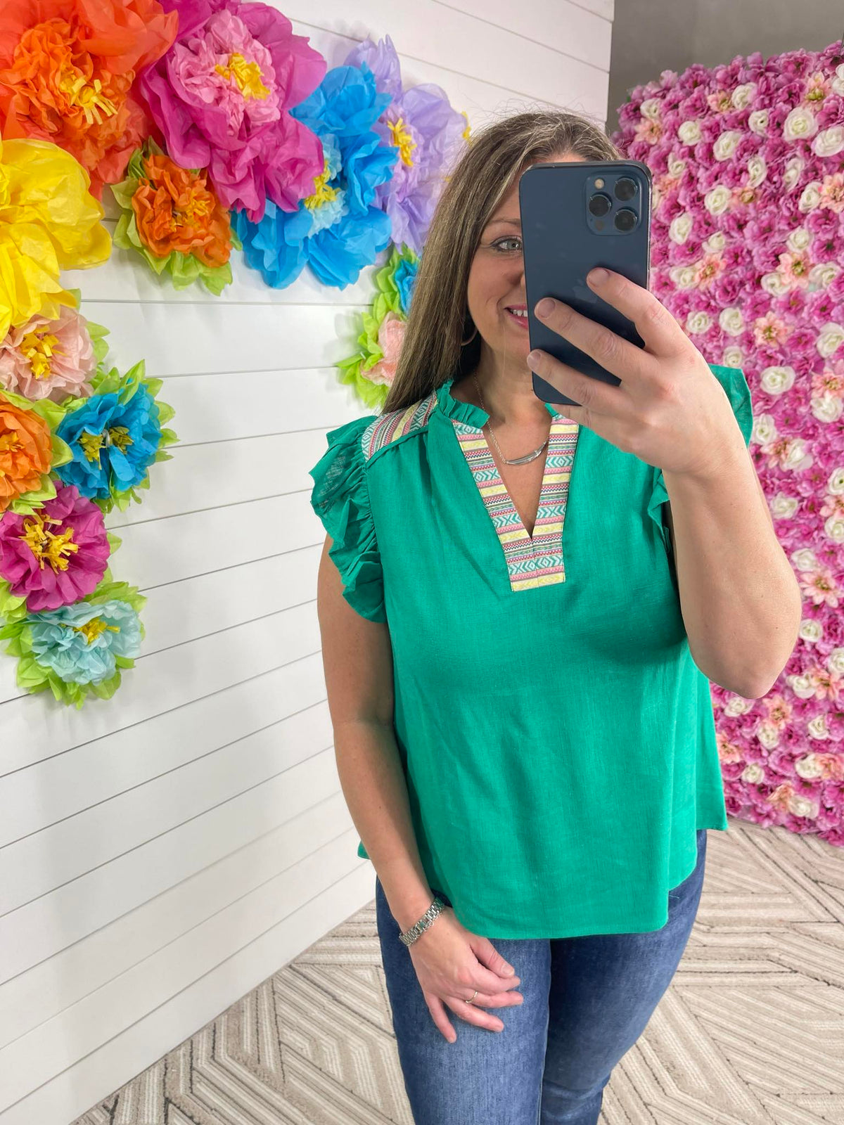 GREEN LINEN BLEND SPLIT NECK TOP