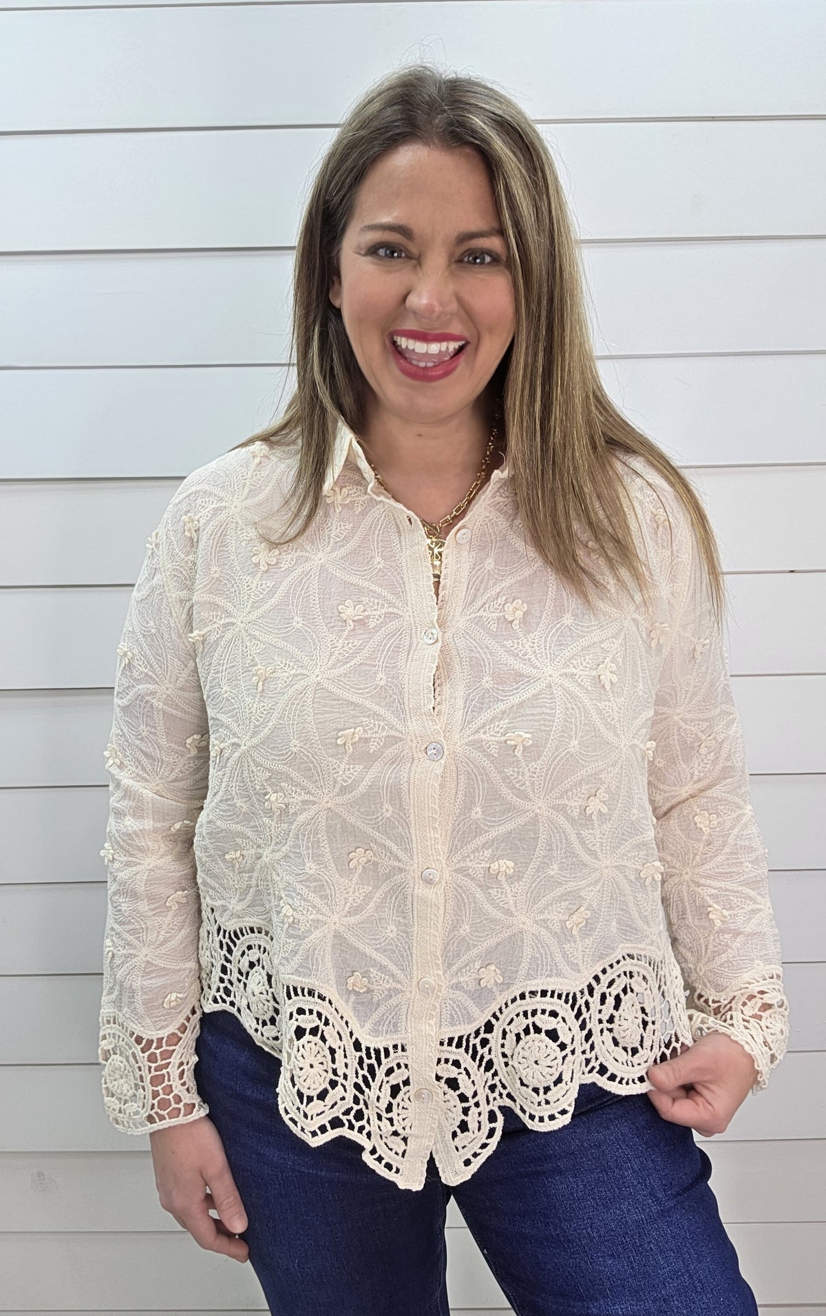 NATURAL BUTTON DOWN CROCHET LACE SCALLOPED HEM