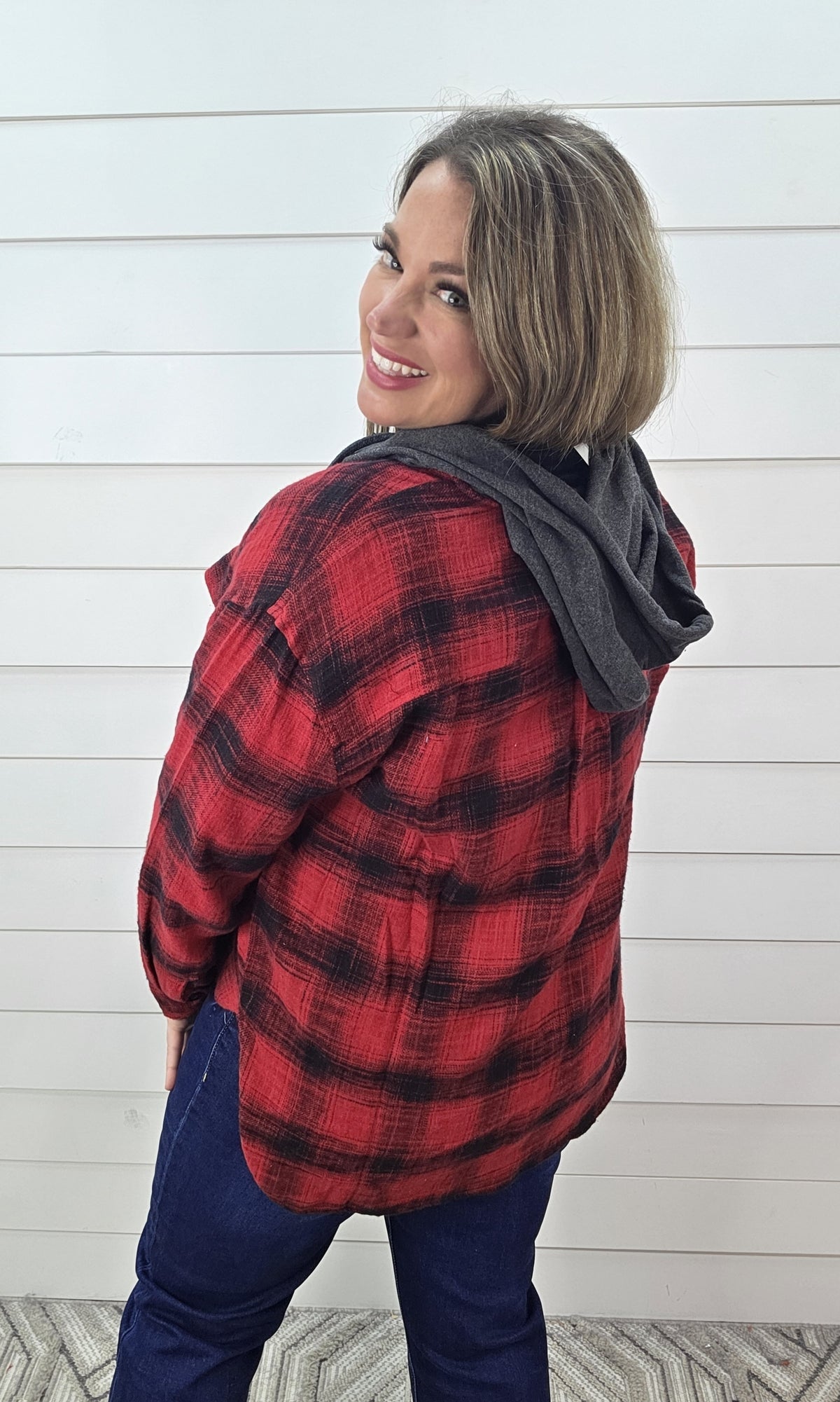 KAREN HART RED/BLACK PLAID HOODED LIGHT WEIGHT BUTTON UP