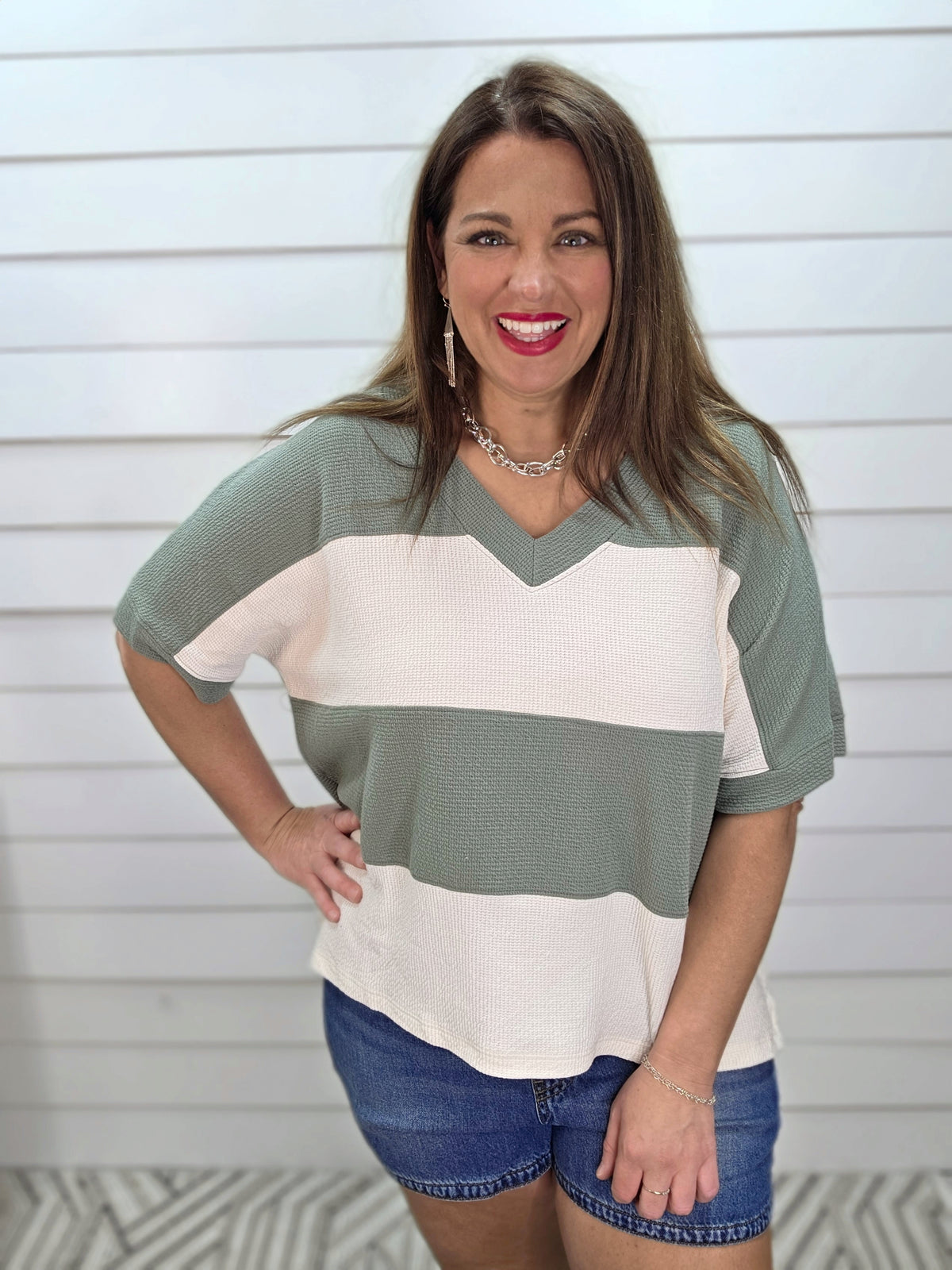 CREAM/SAGE WIDE STRIPE CLOUD FABRIC V NECK LOOSE FIT TOP