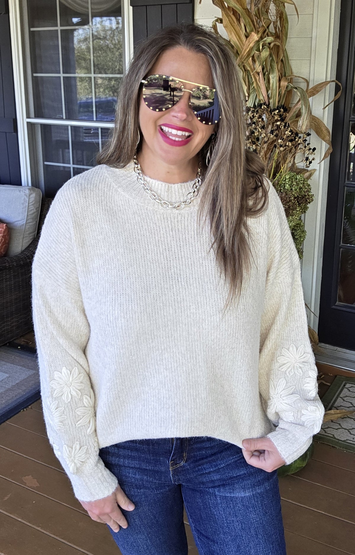 CREAM EMBROIDER FLORAL KNIT SWEATER