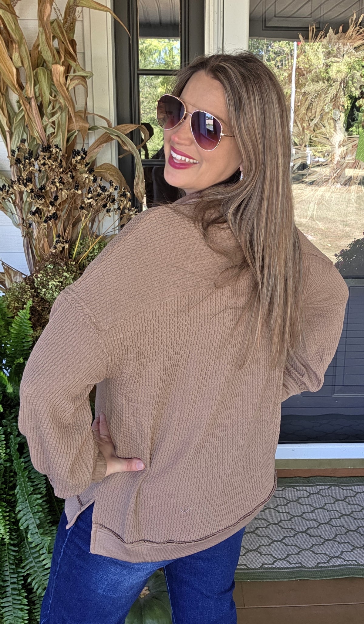 MOCHA TEXTURED QUARTER ZIP PULLOVER