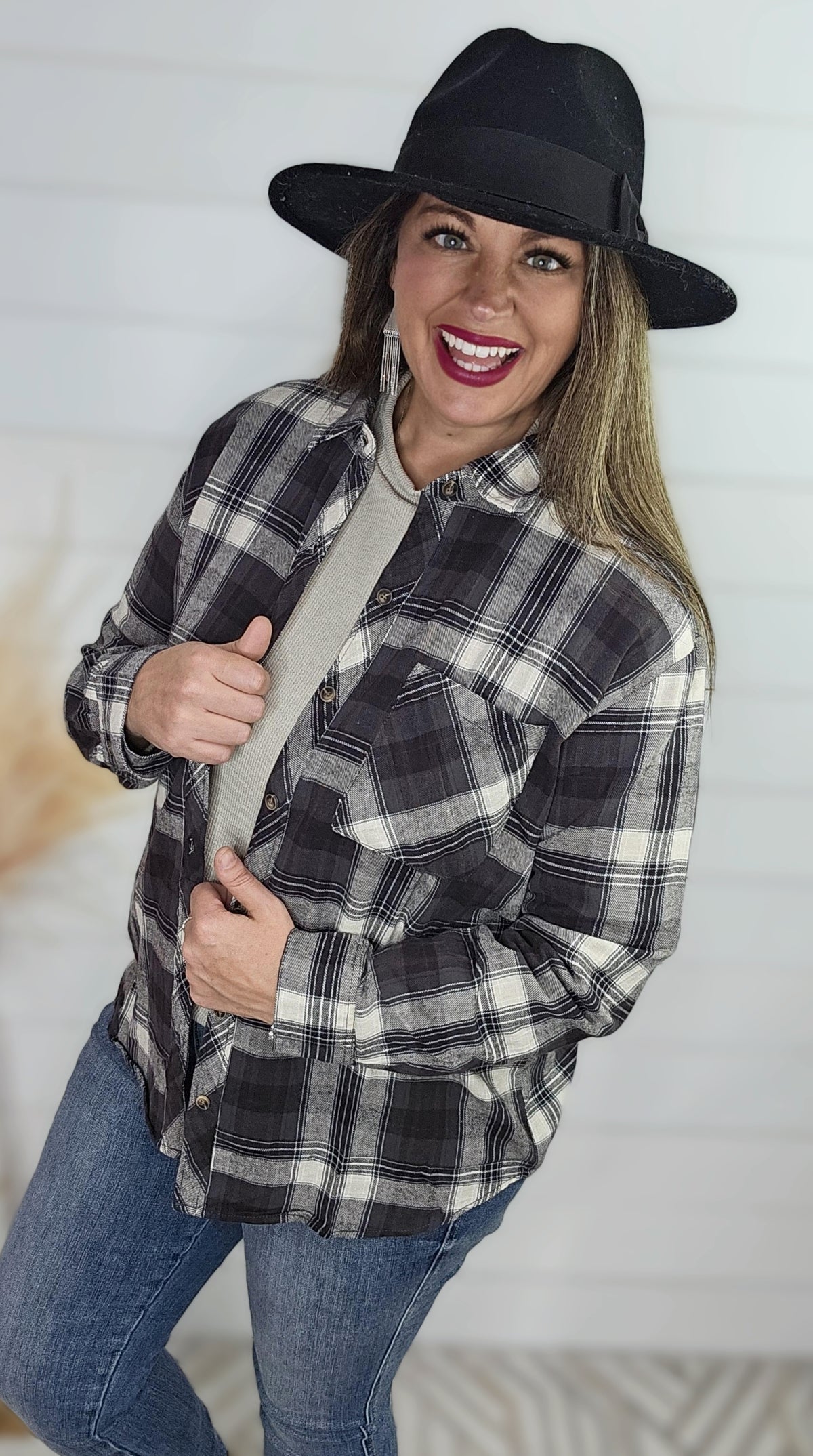 CHARCOAL PLAID BUTTON DOWN POCKET TOP