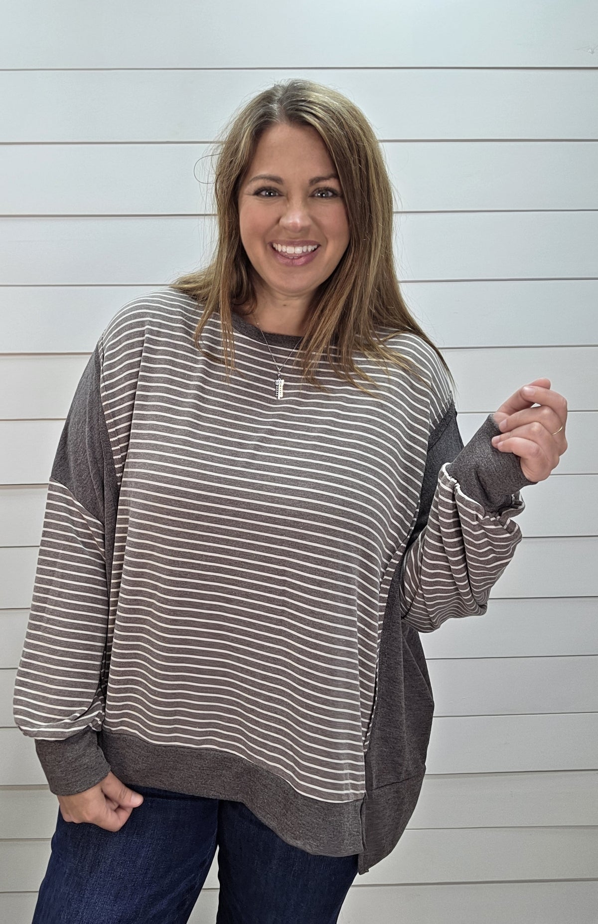 BROWN OVERSIZED STRIPED KNIT SIDE SPLIT KNIT TOP
