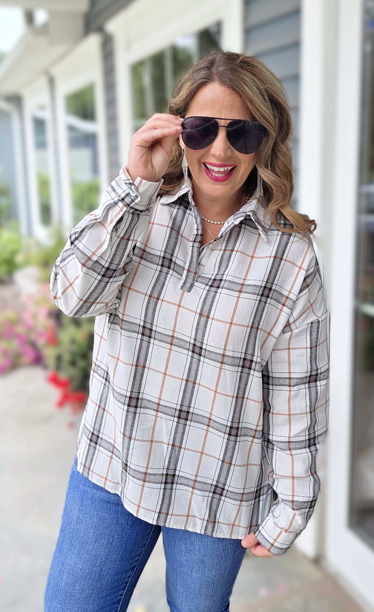 WHITE/CAMEL/BLACK V NECK PLAID TOP