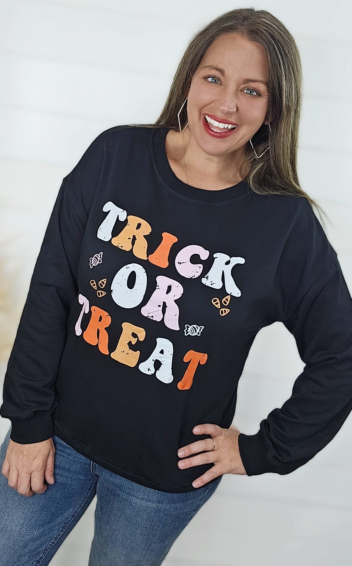 TRICK OR TREAT GRAPHIC SWEATSHIRT