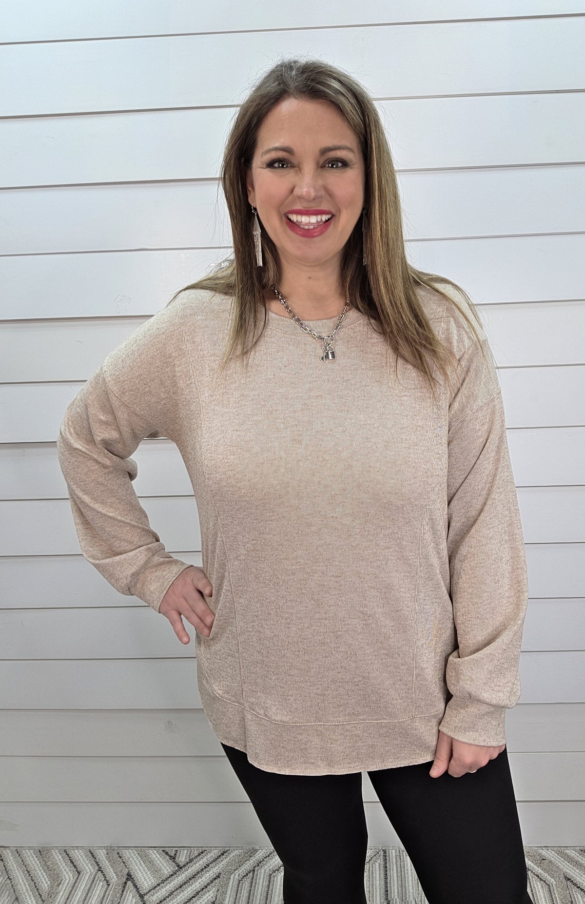 TAUPE SOFT KNIT CURVED HEM KNIT TOP