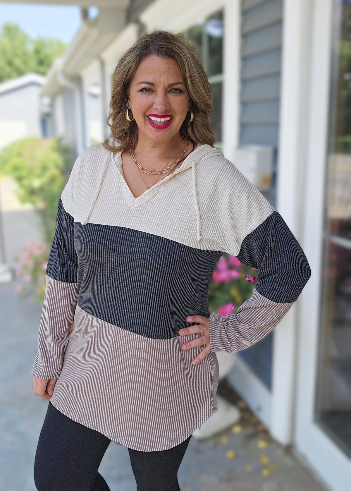 CREAM/CHARCOAL/MOCHA COLORBLOCK V NECK RAISED RIBBED HOODIE