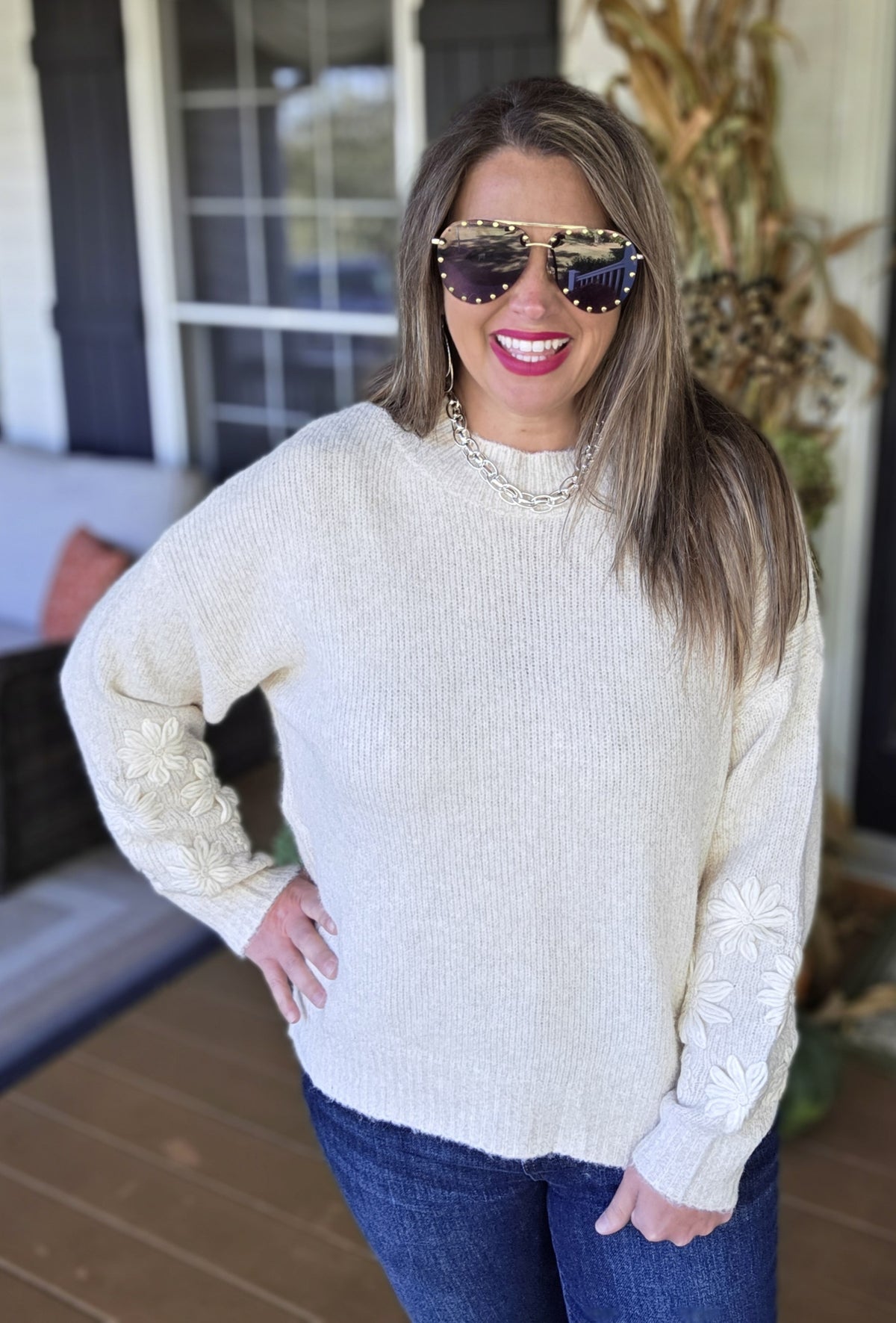 CREAM EMBROIDER FLORAL KNIT SWEATER