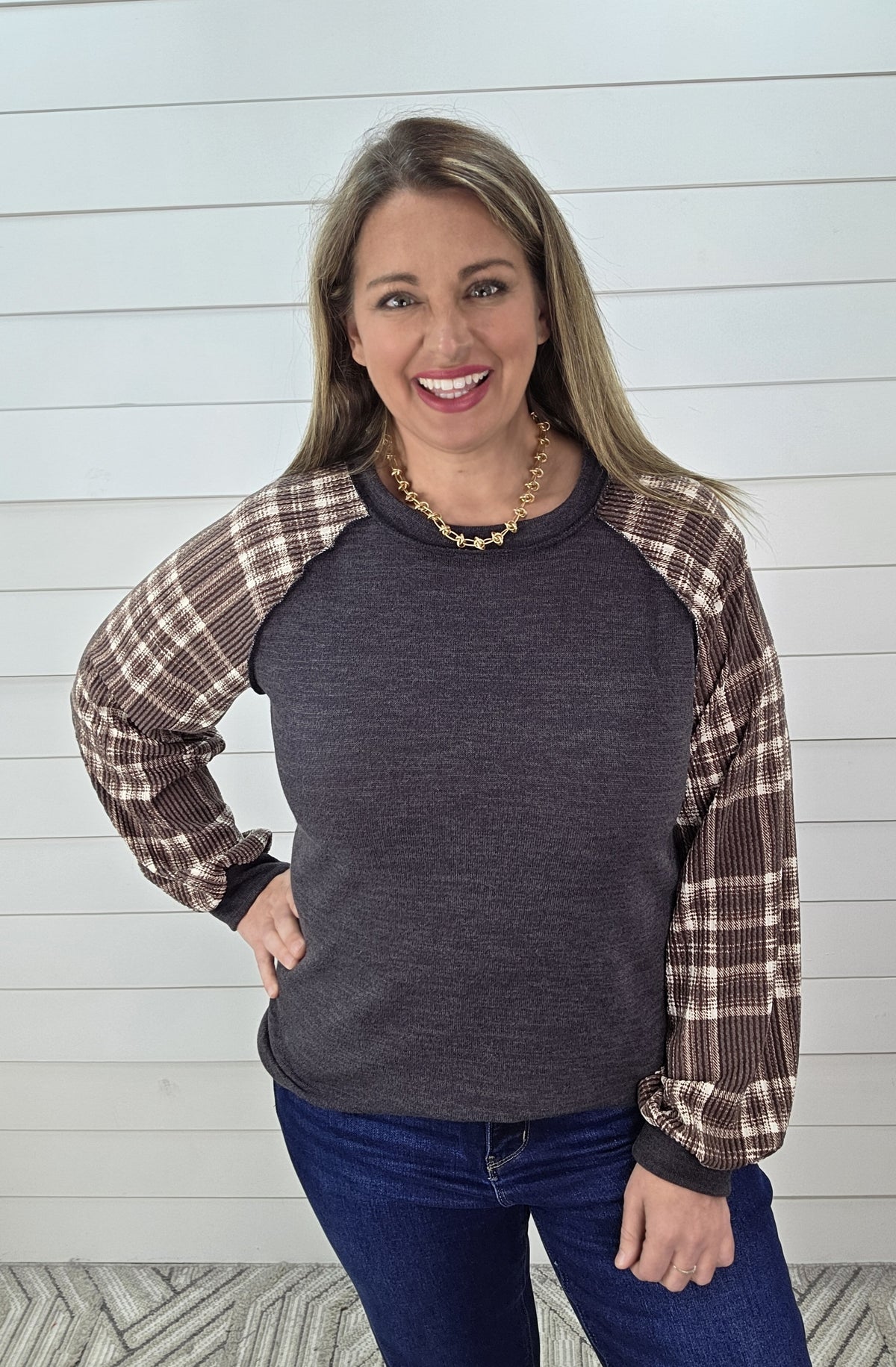 CHARCOAL KNIT TOP W/ PLAID CONTRAST SLEEVES