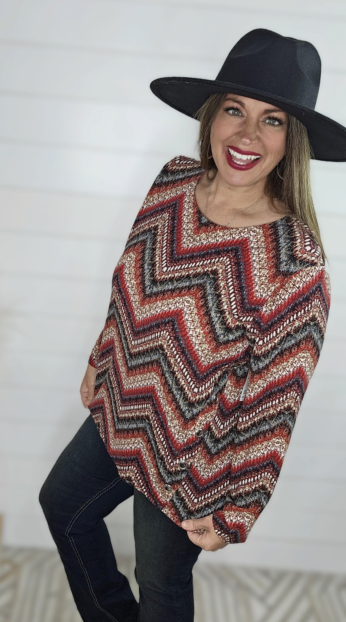 RED/BLACK MIX PRINT RIVOT TRIM KNIT TOP