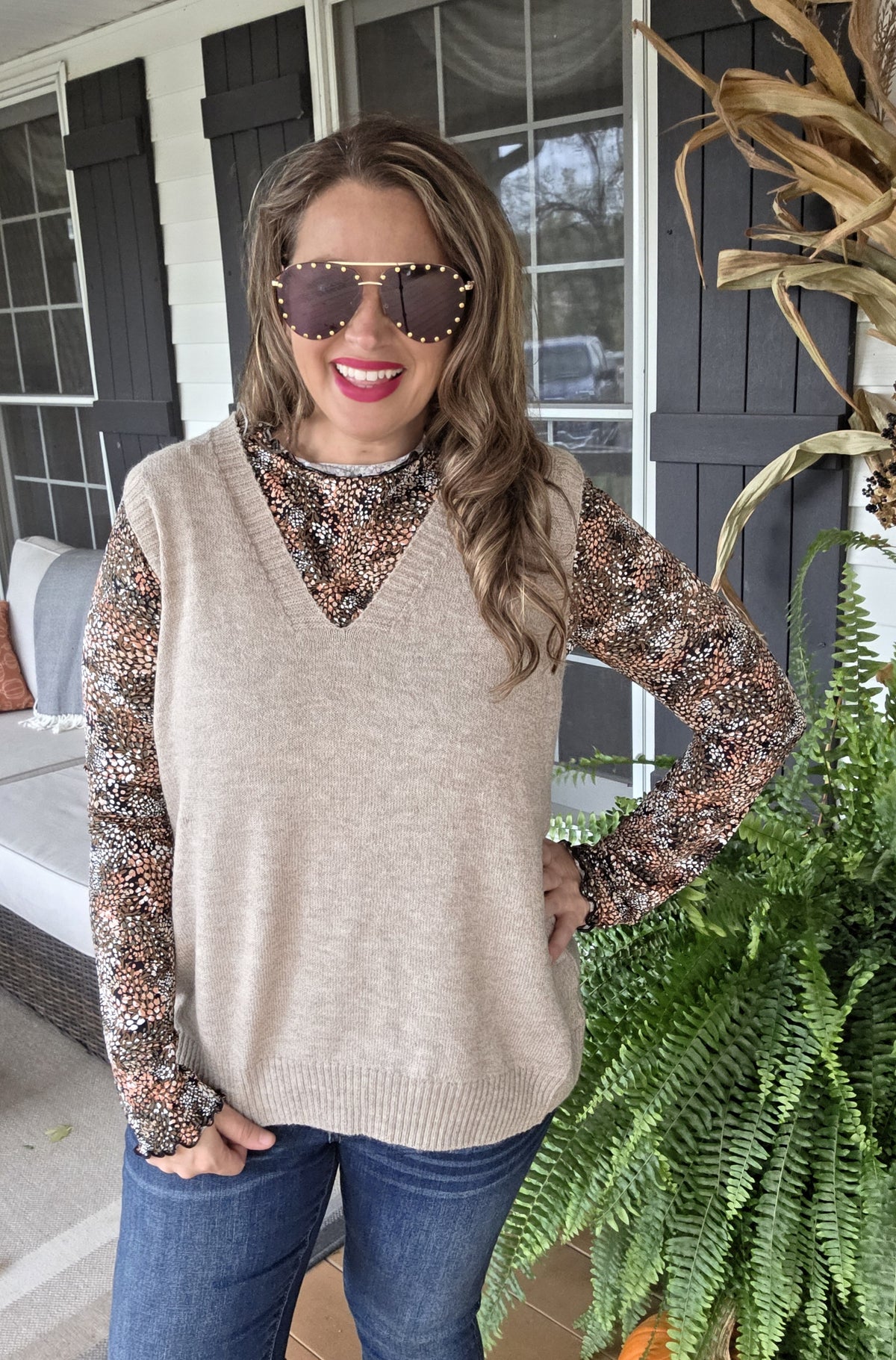 MOCHA V NECK LIGHT WEIGHT SWEATER VEST