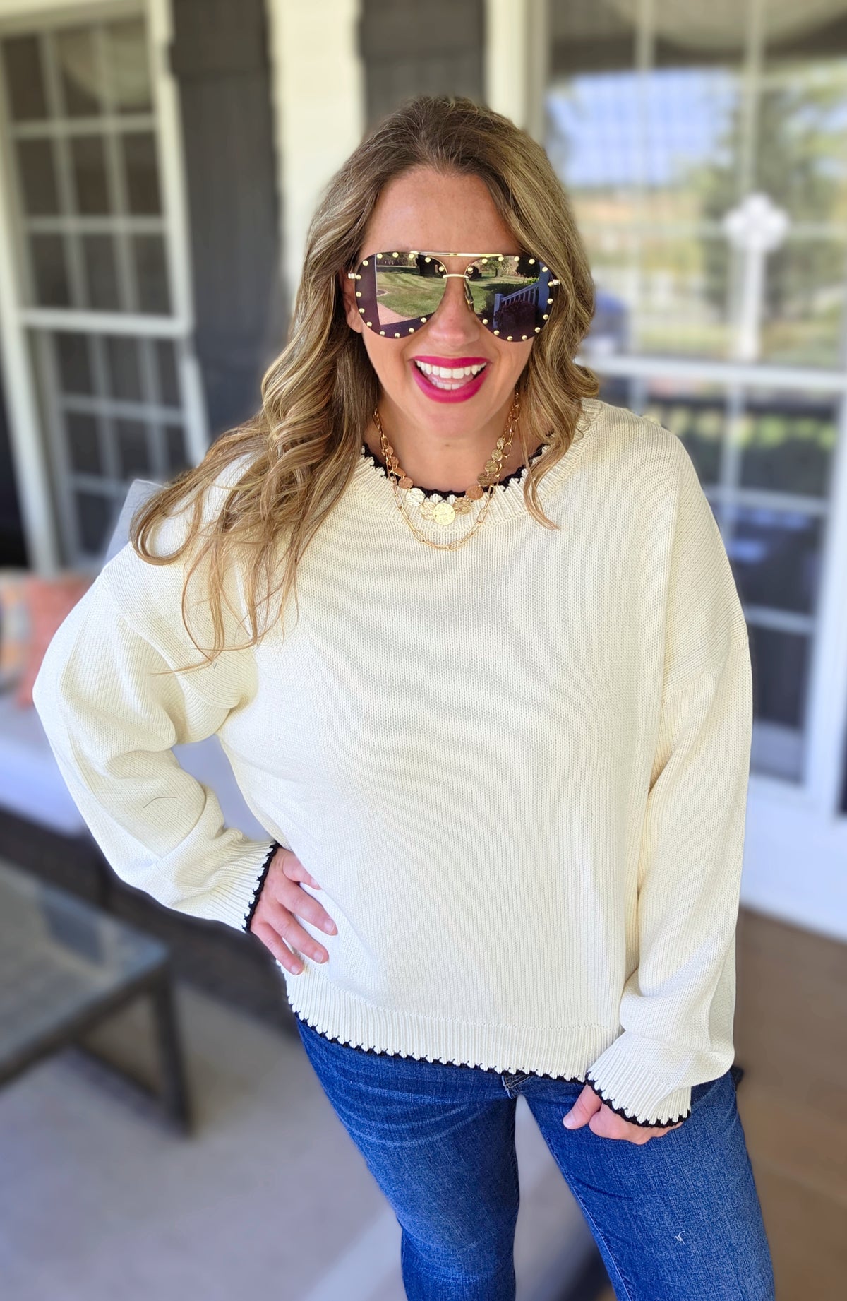 CREAM/BLACK STITCH PULLOVER SWEATER