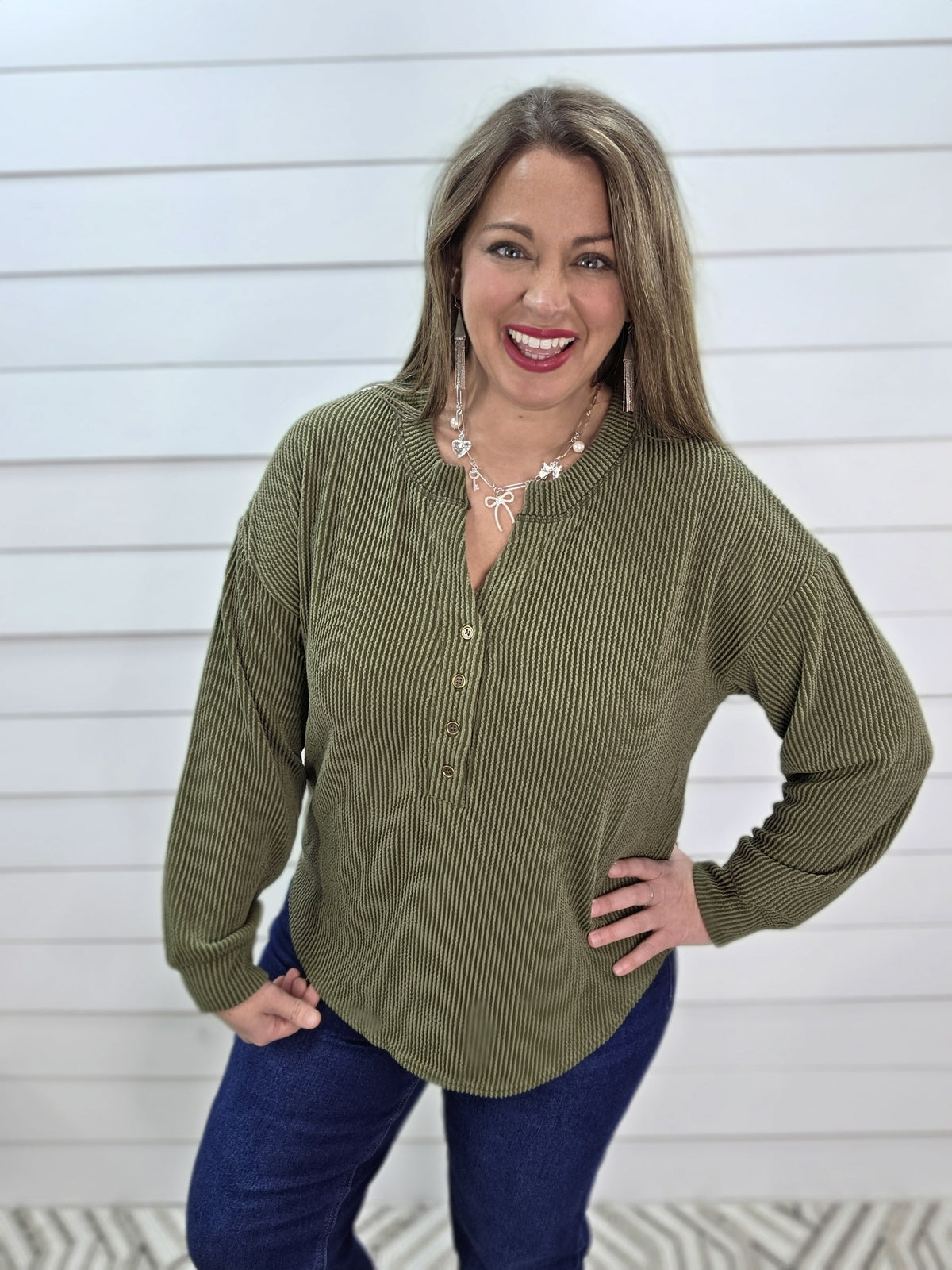 OLIVE RAISED RIBBED HENLEY KNIT TOP