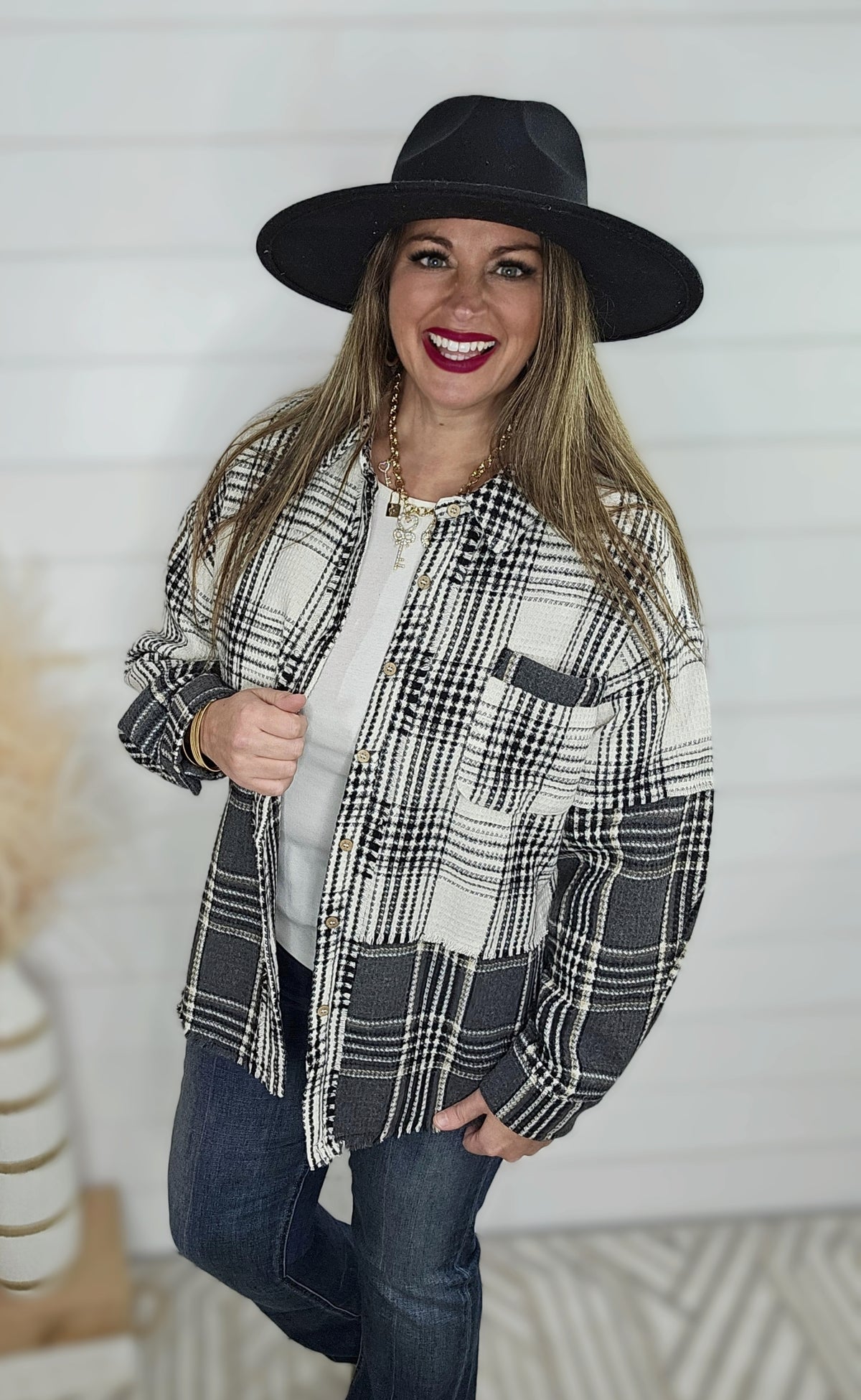 IVORY/CHARCOAL WAFFLE TEXTURE PLAID CONTRAST BUTTON DOWN