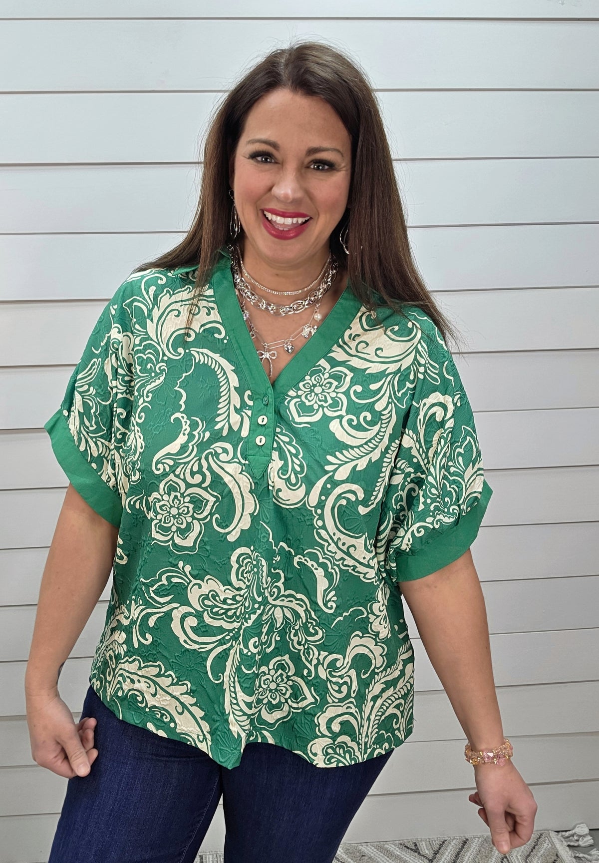 GREEN/CREAM TEXTURED OVERSIZED PRINTED V NECK TOP