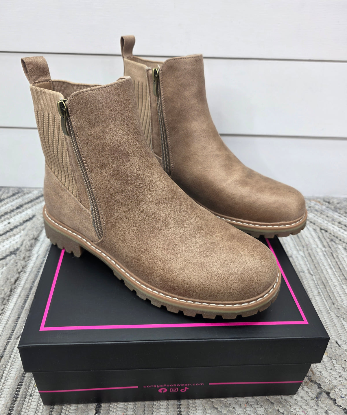 CORKYS DON'T BE DIFFICULT BOOT -SAND