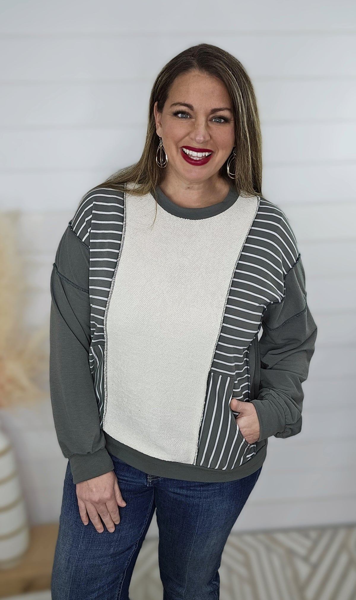 OLIVE STRIPED CONTRAST BLOCK PULLOVER