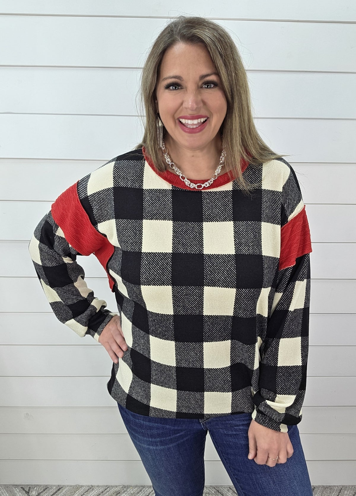 CREAM/BLACK CHECK KNIT TOP WITH RED ACCENT