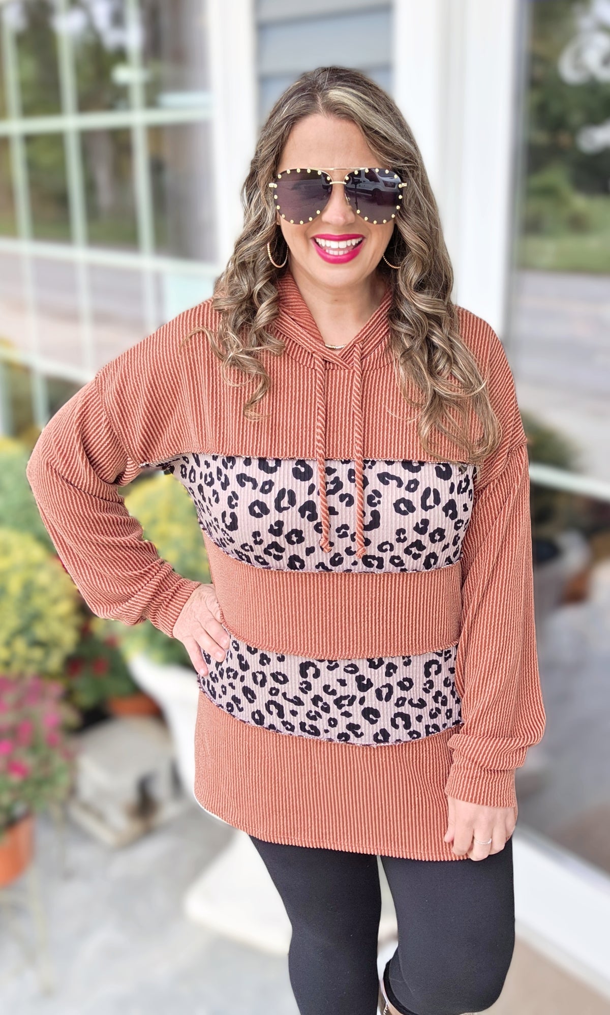 RUST RAISED RIBBED ANIMAL COLORBLOCK HOODED TOP