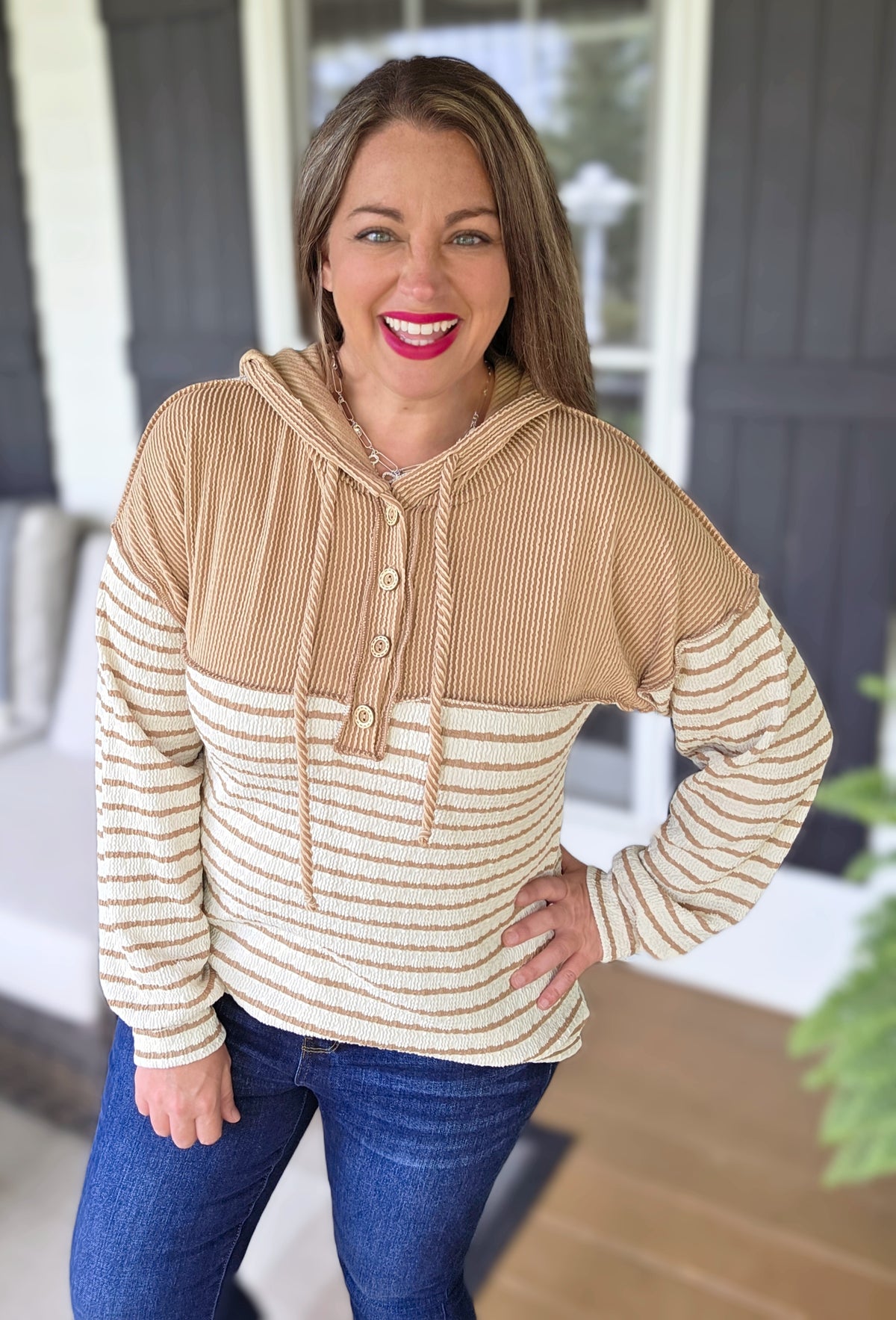 CREAM/MOCHA STRIPED CONTRAST FABRIC HOODED BUTTON TRIM TOP