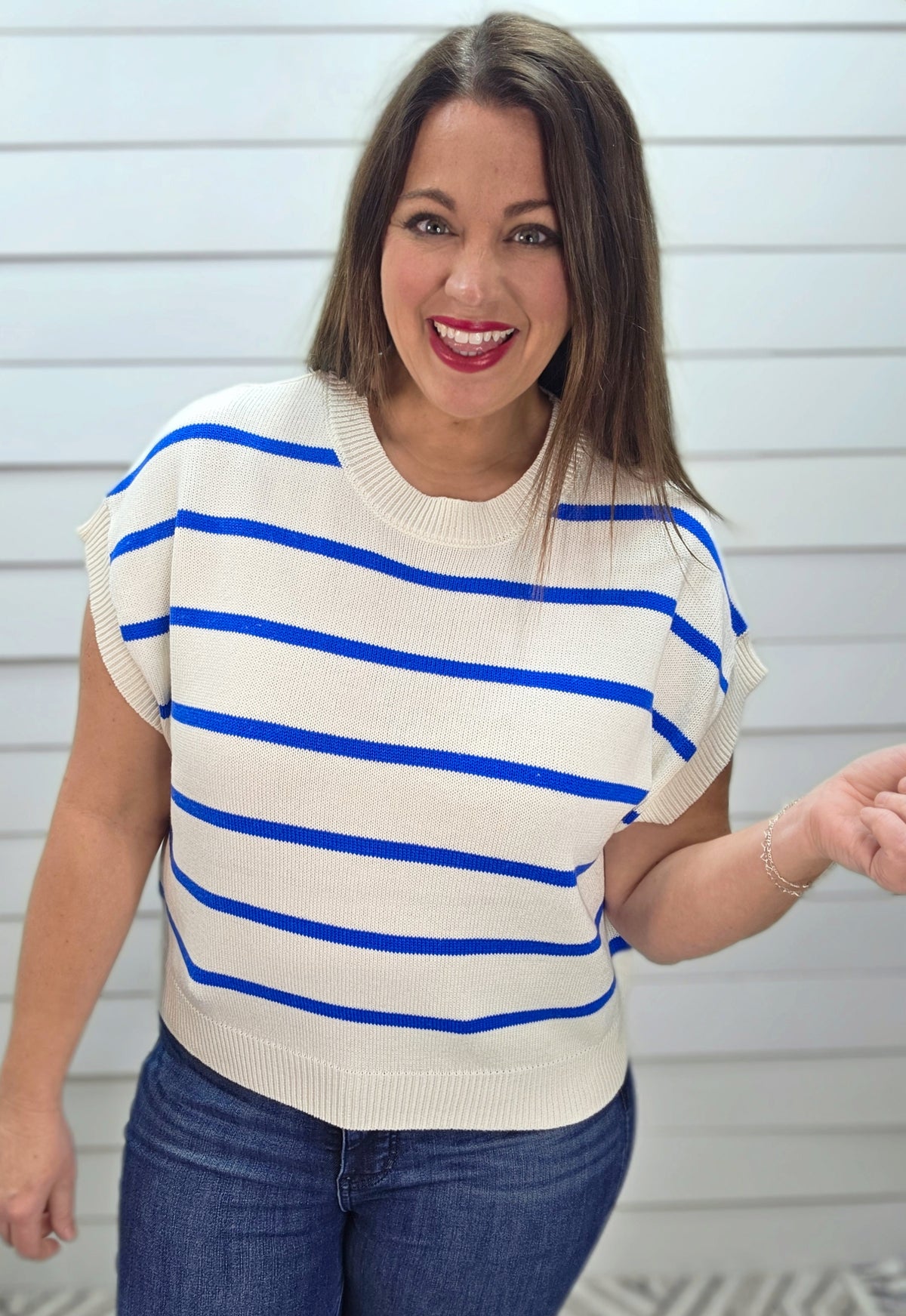 WHITE/BLUE STRIPED SHORT SLEEVE SWEATER TOP