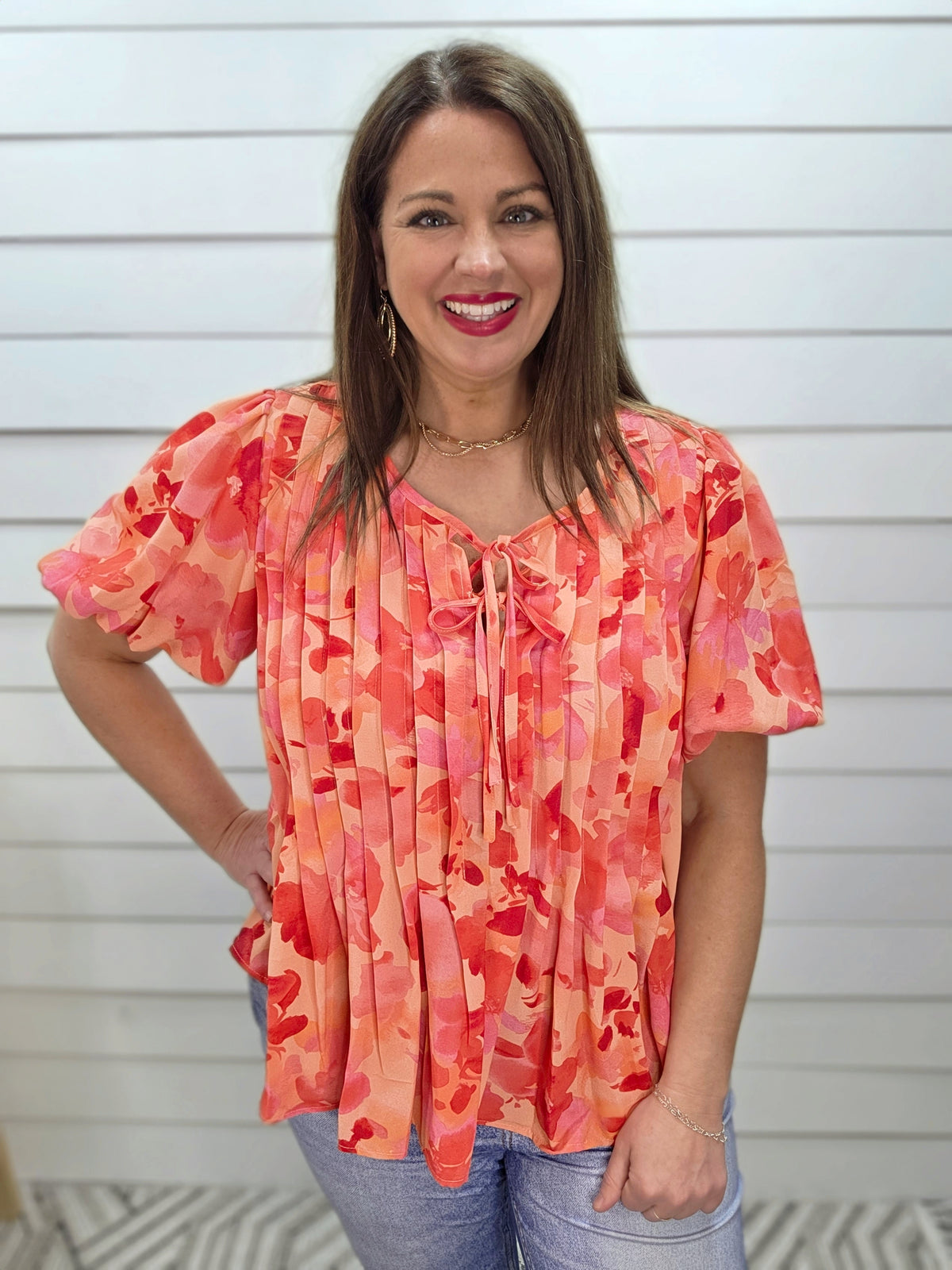 PEACH/CORAL FLORAL PLEATED WOVEN TOP