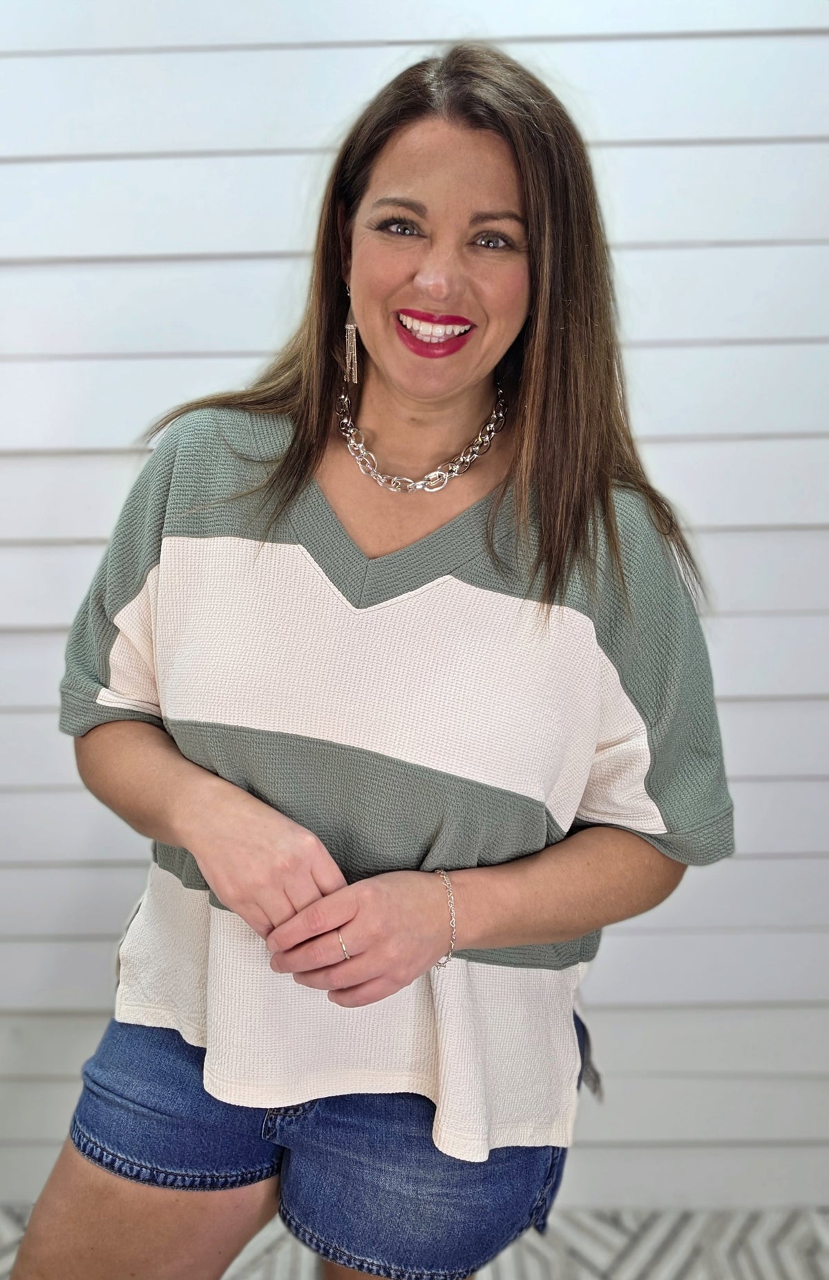 CREAM/SAGE WIDE STRIPE CLOUD FABRIC V NECK LOOSE FIT TOP