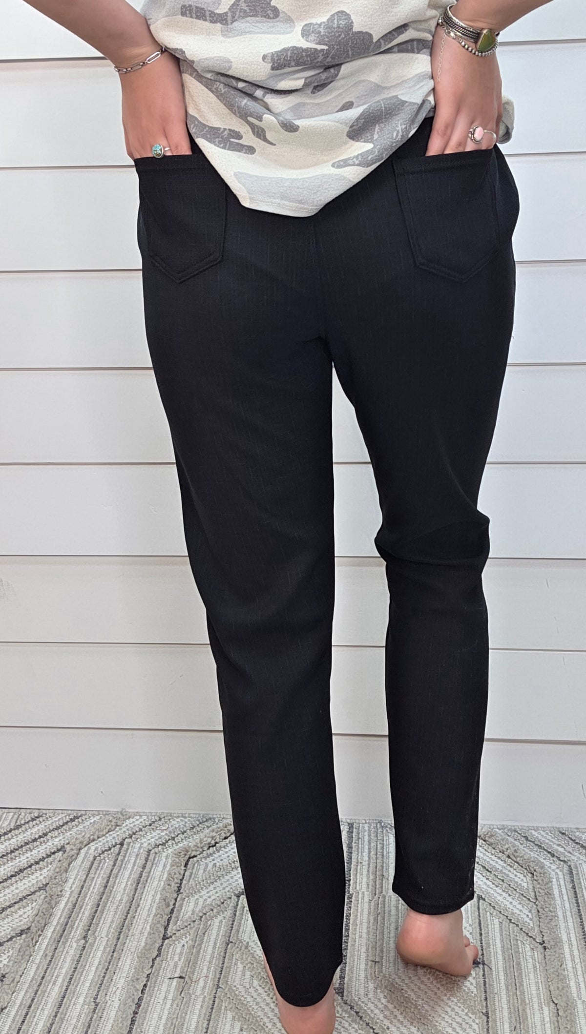 BLACK KNIT PULL ON PANTS WITH POCKETS